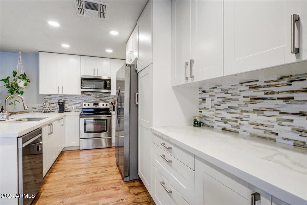 5217 E TUNDER Circle