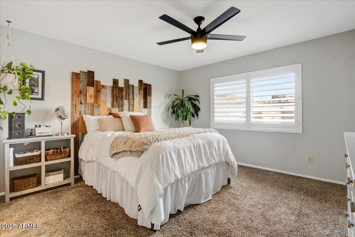 5217 E TUNDER Circle