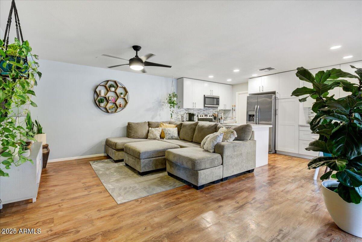 5217 E TUNDER Circle