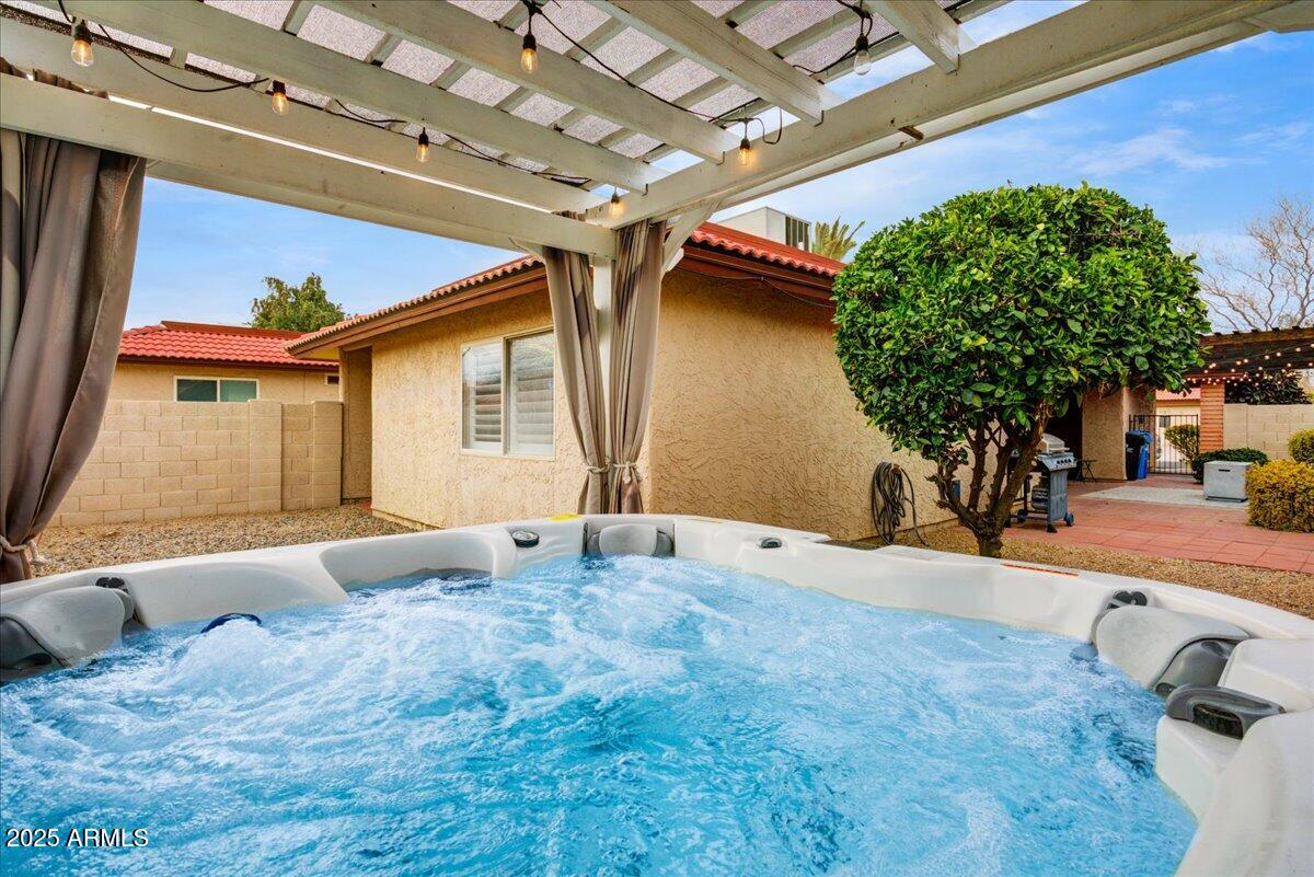 5217 E TUNDER Circle