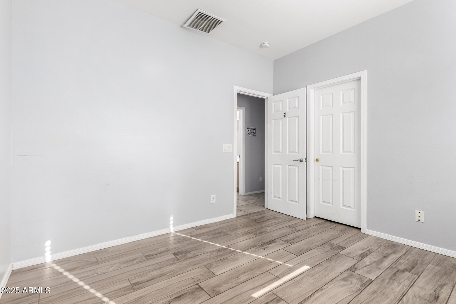 5625 W EUCLID Avenue