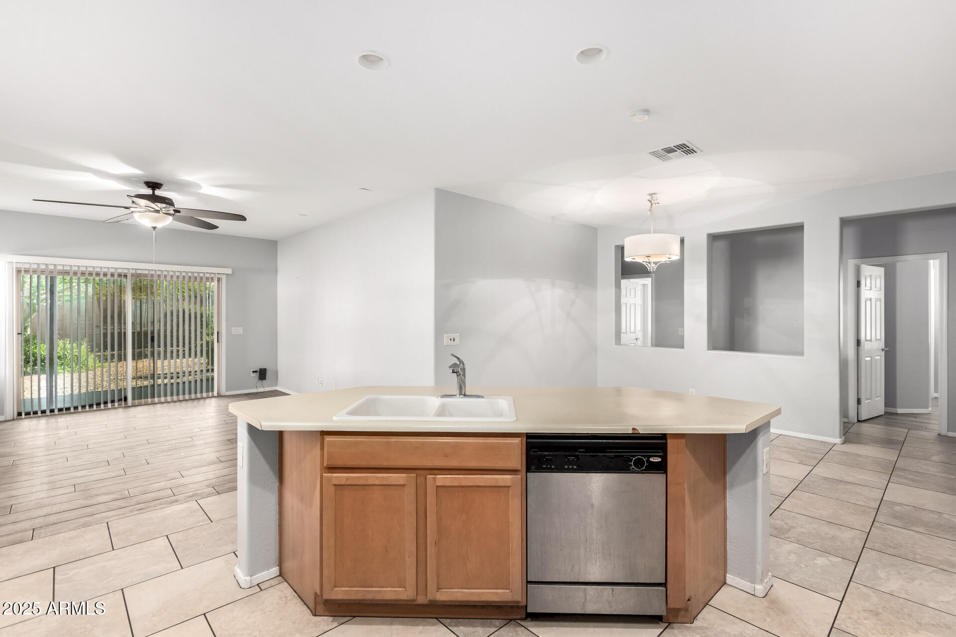 5625 W EUCLID Avenue