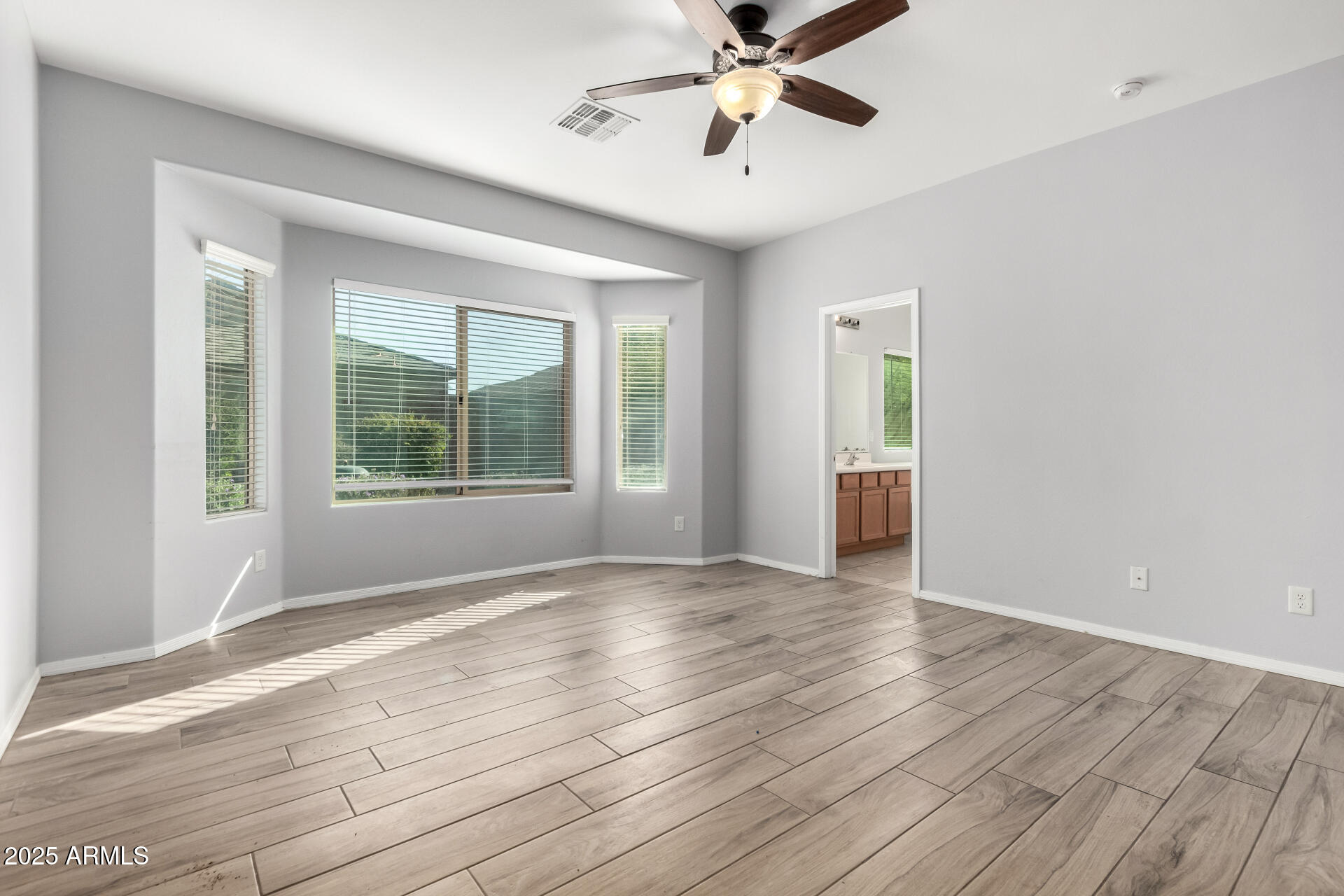 5625 W EUCLID Avenue