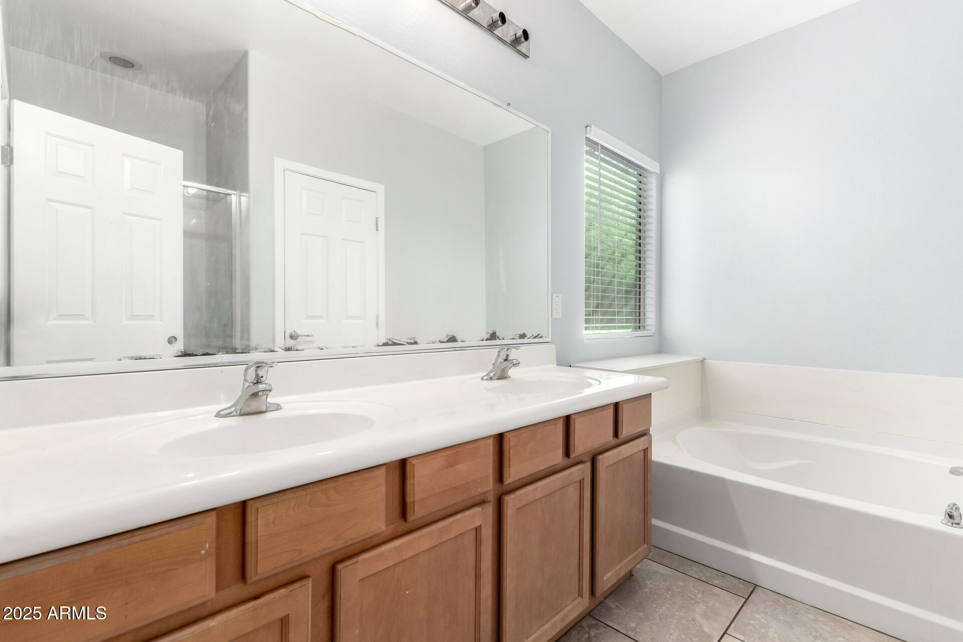 5625 W EUCLID Avenue