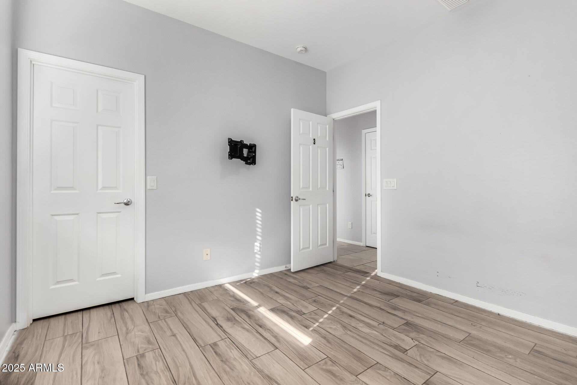 5625 W EUCLID Avenue