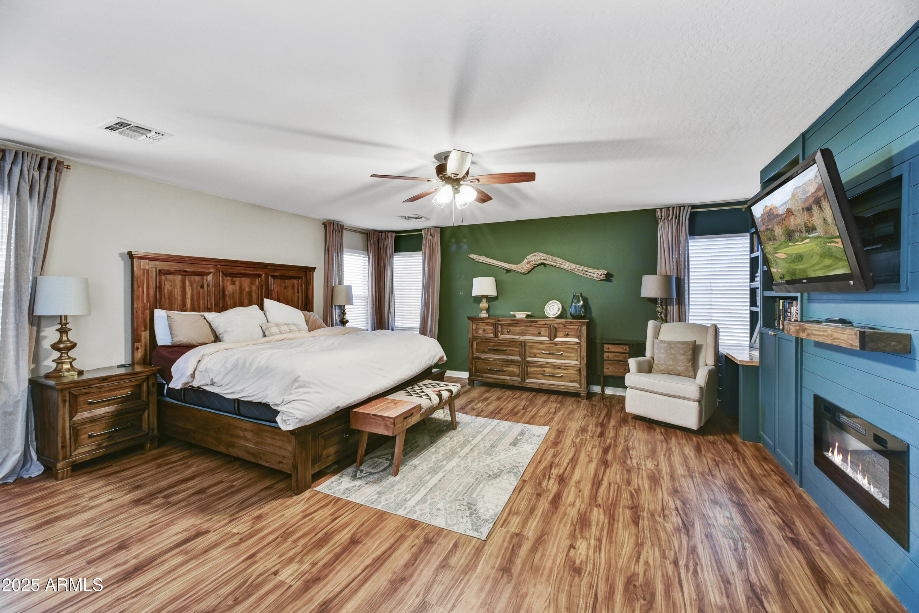 9122 W RIVERSIDE Avenue