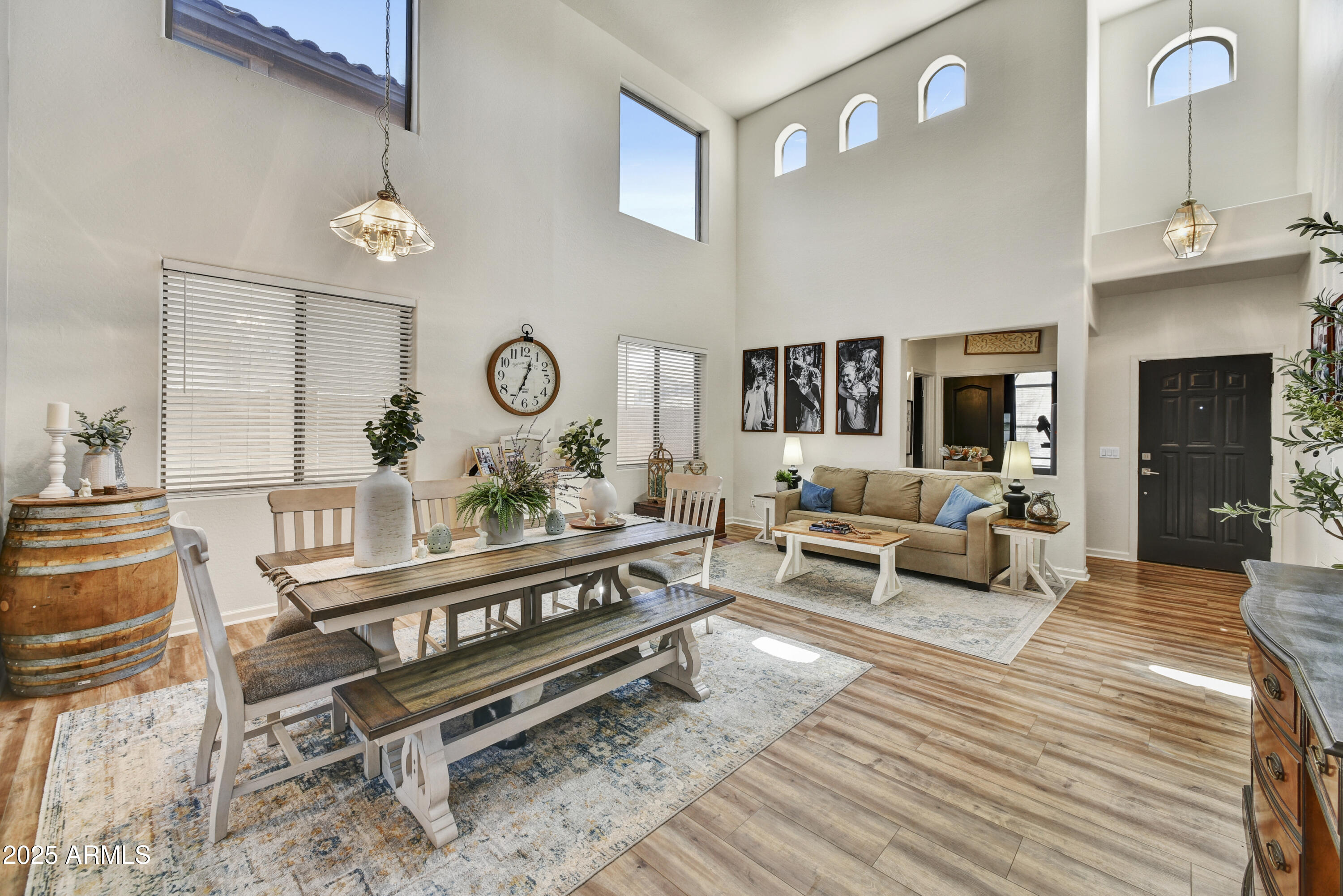 9122 W RIVERSIDE Avenue