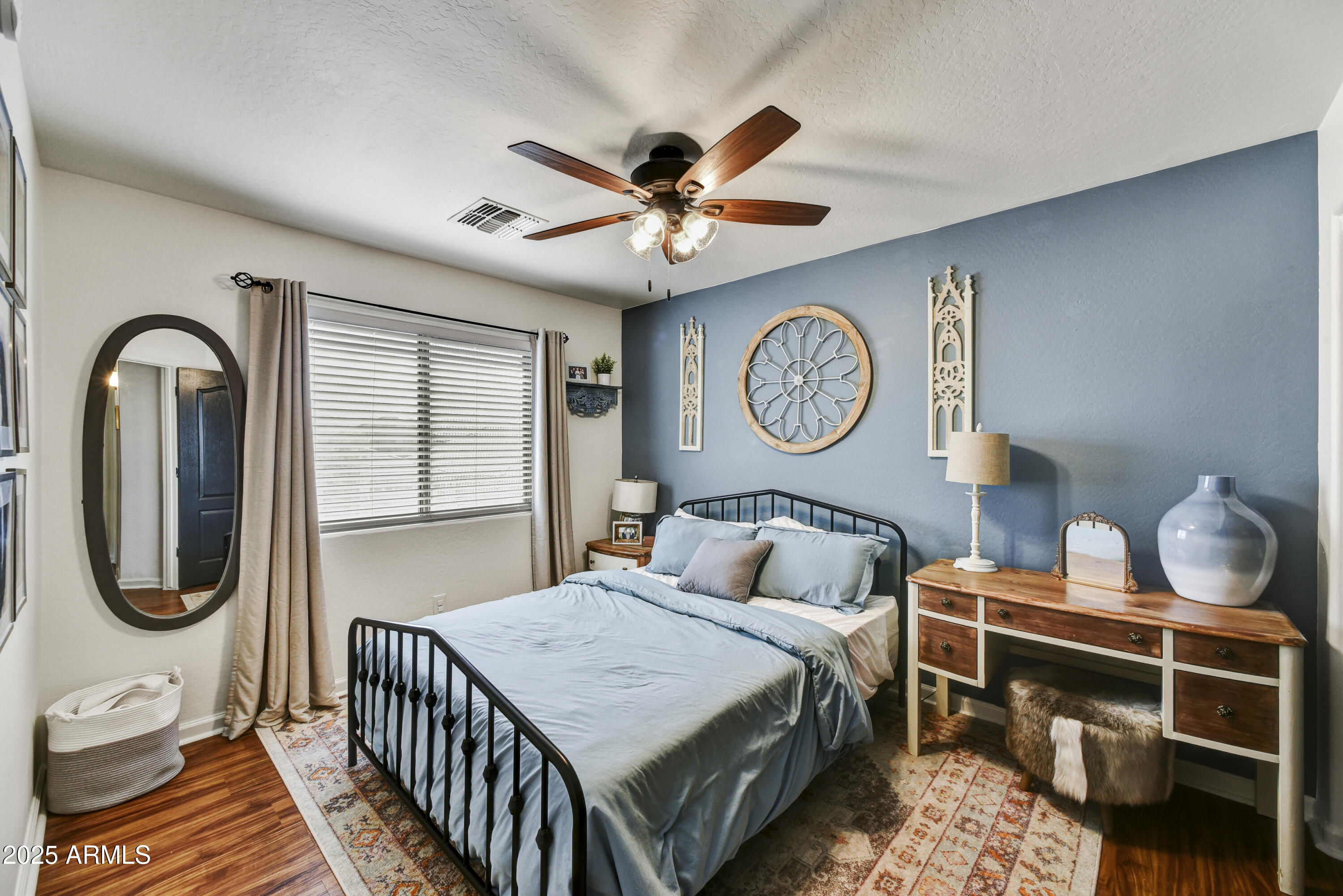 9122 W RIVERSIDE Avenue