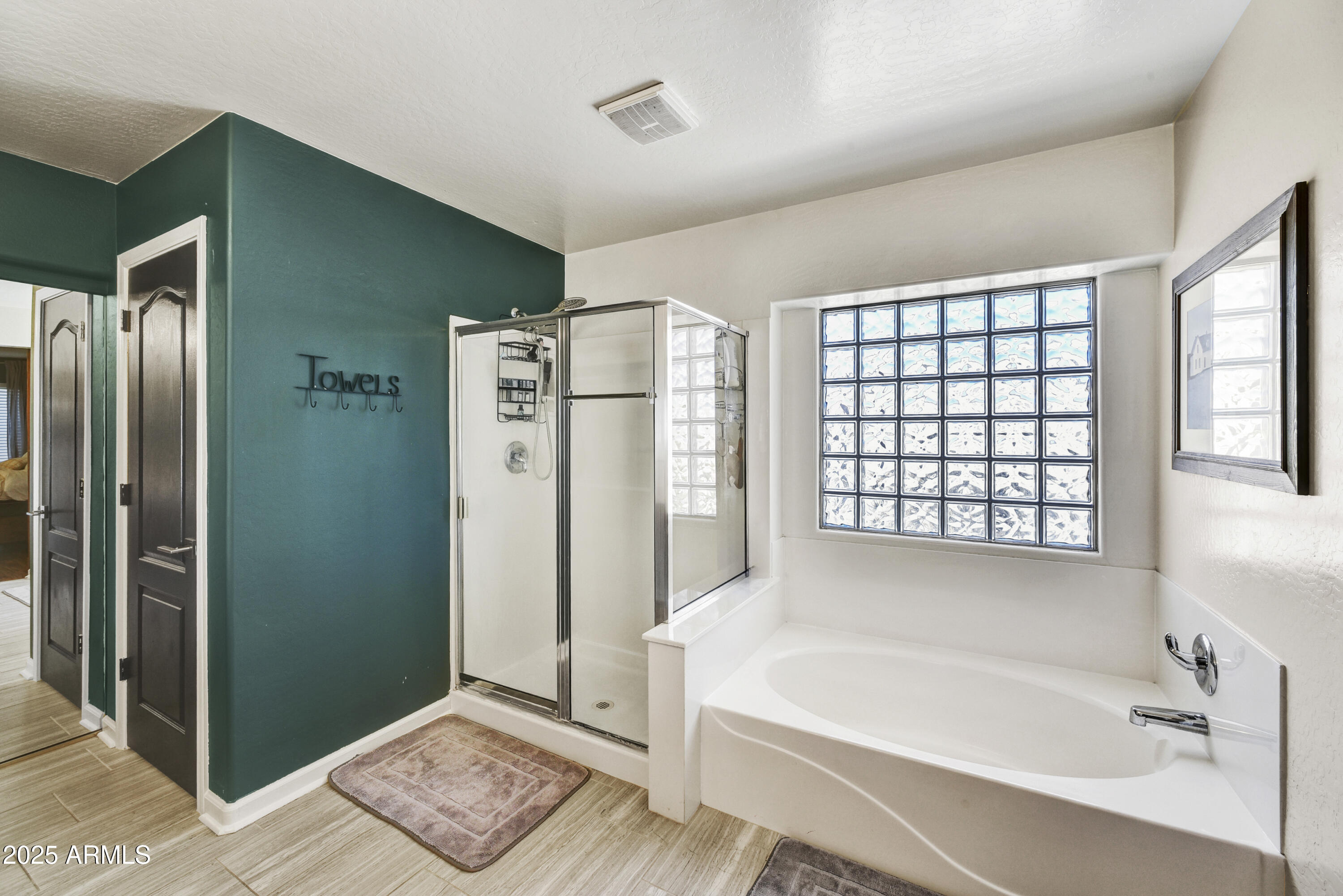 9122 W RIVERSIDE Avenue