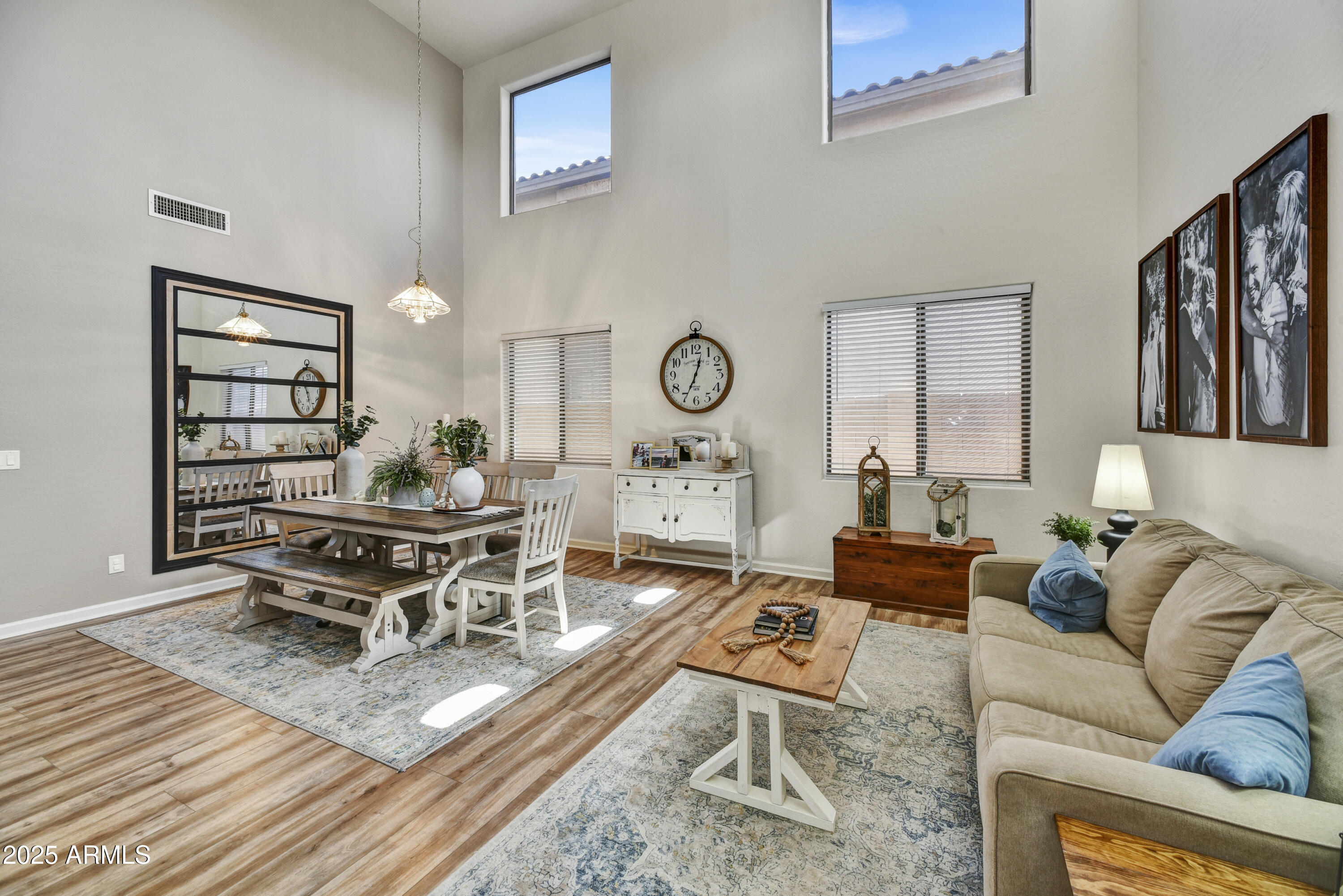 9122 W RIVERSIDE Avenue