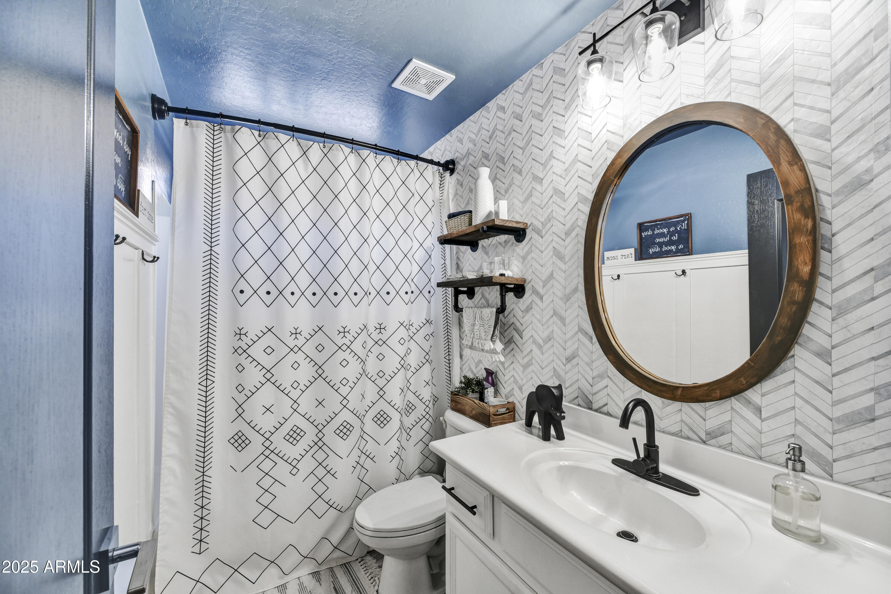 9122 W RIVERSIDE Avenue