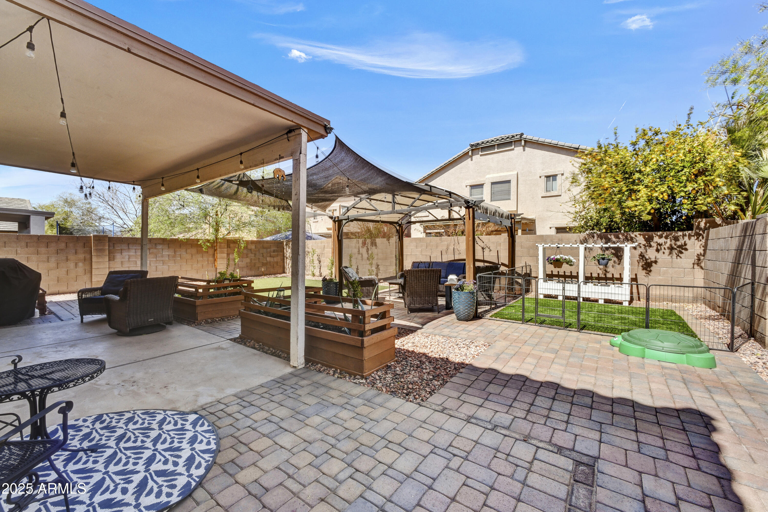 9122 W RIVERSIDE Avenue