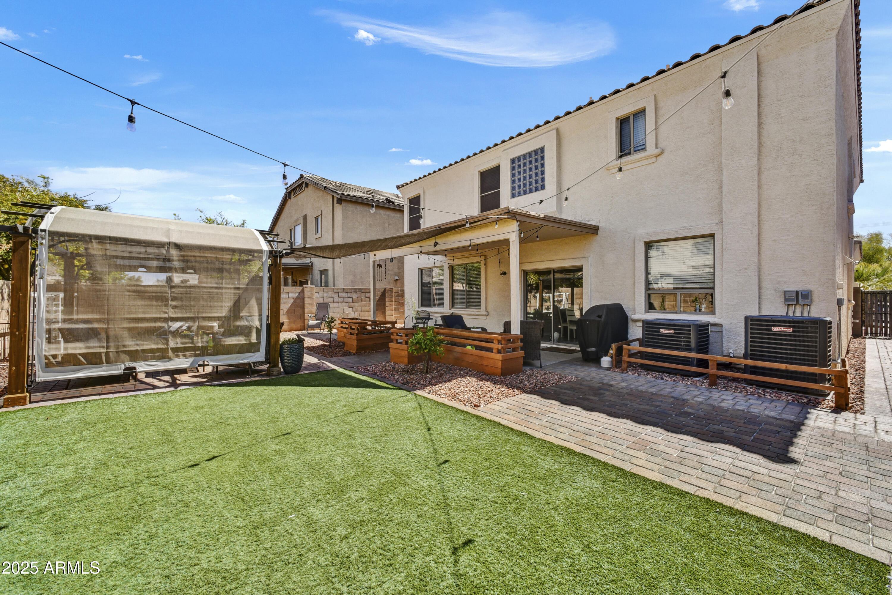 9122 W RIVERSIDE Avenue