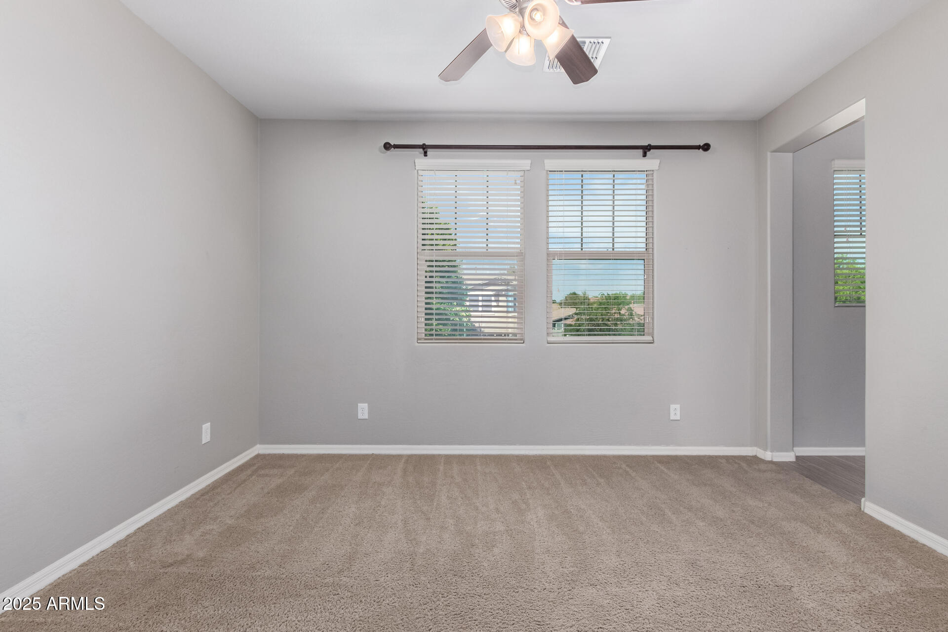 4059 E MESQUITE Street