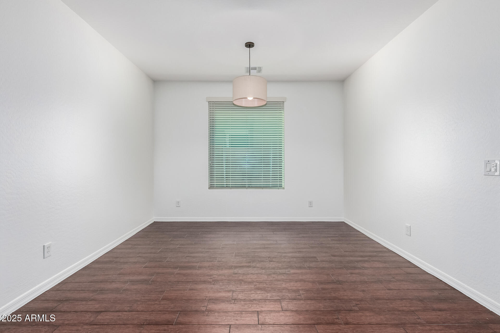 4059 E MESQUITE Street