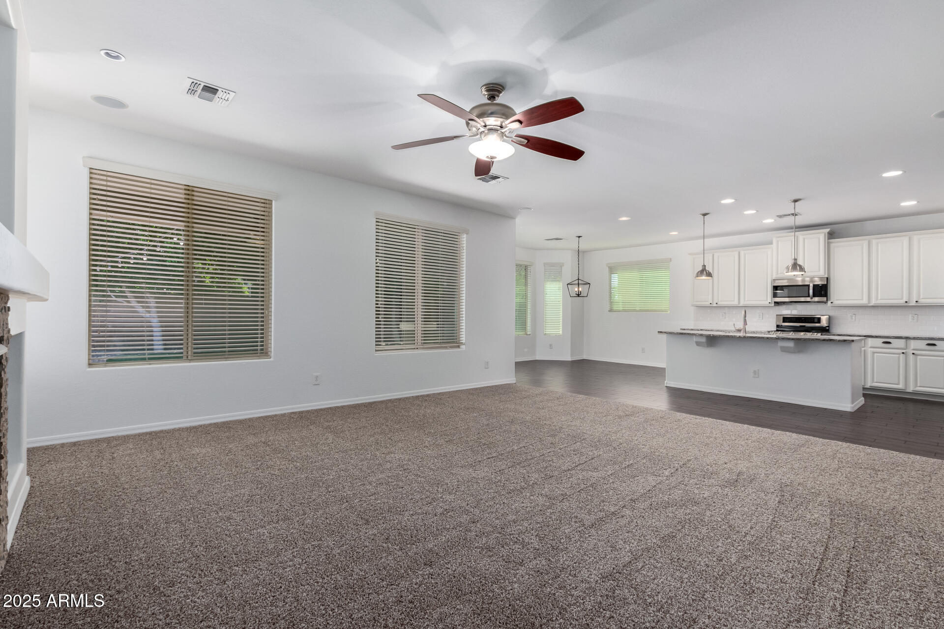 4059 E MESQUITE Street