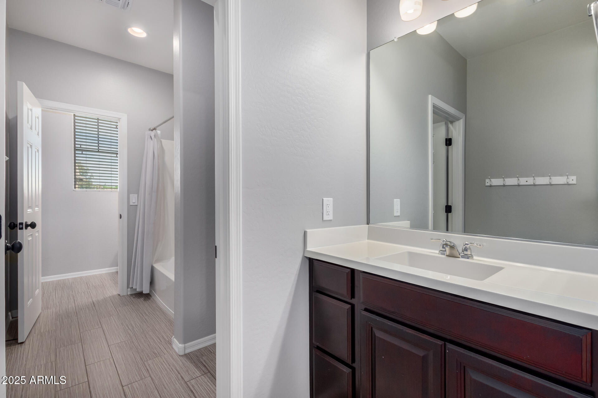 4059 E MESQUITE Street