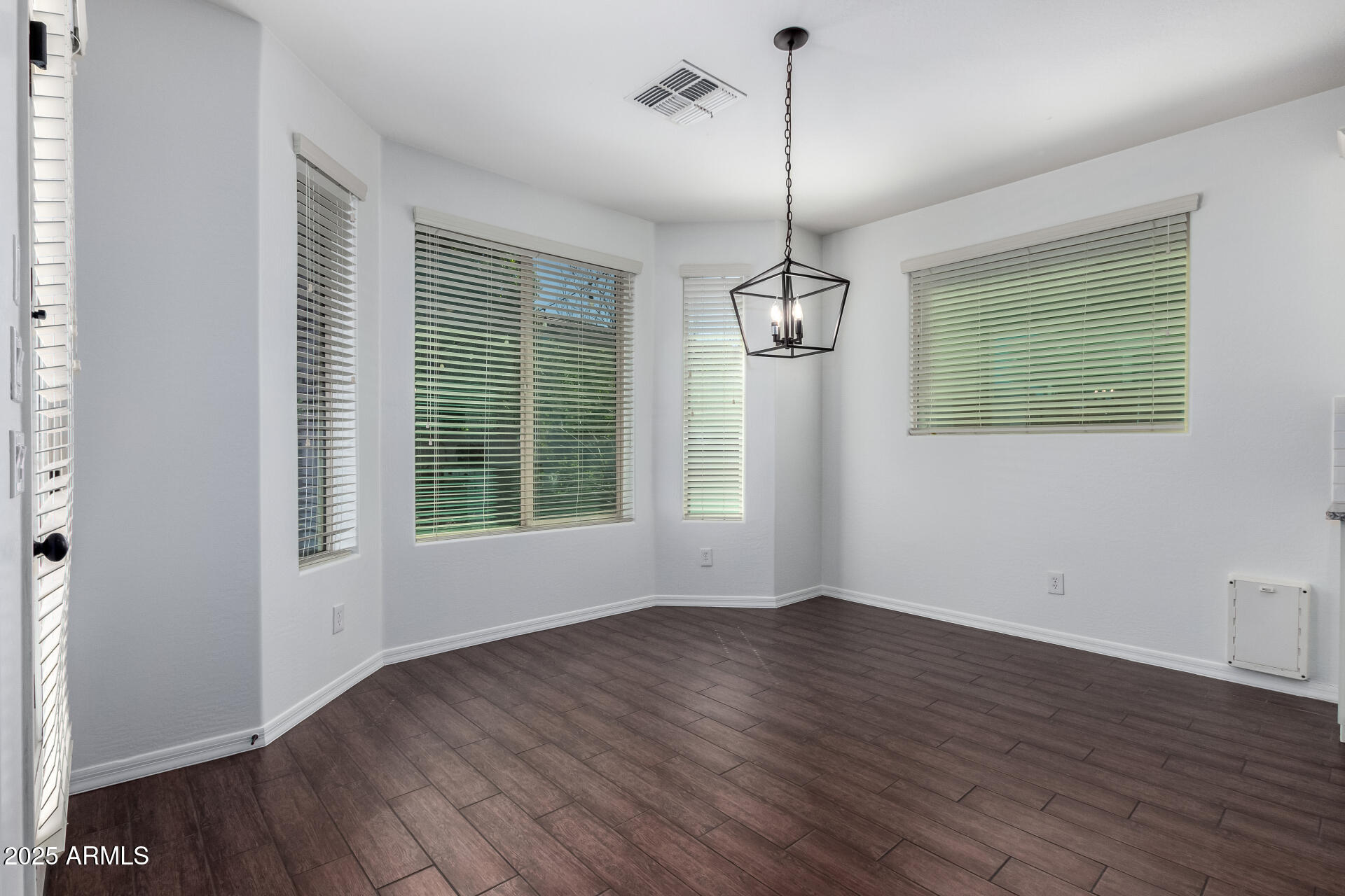 4059 E MESQUITE Street