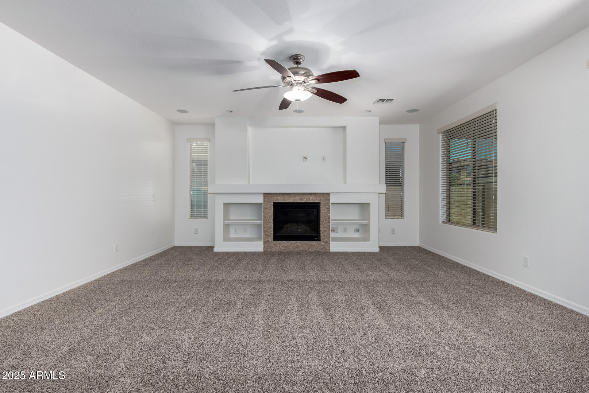 4059 E MESQUITE Street