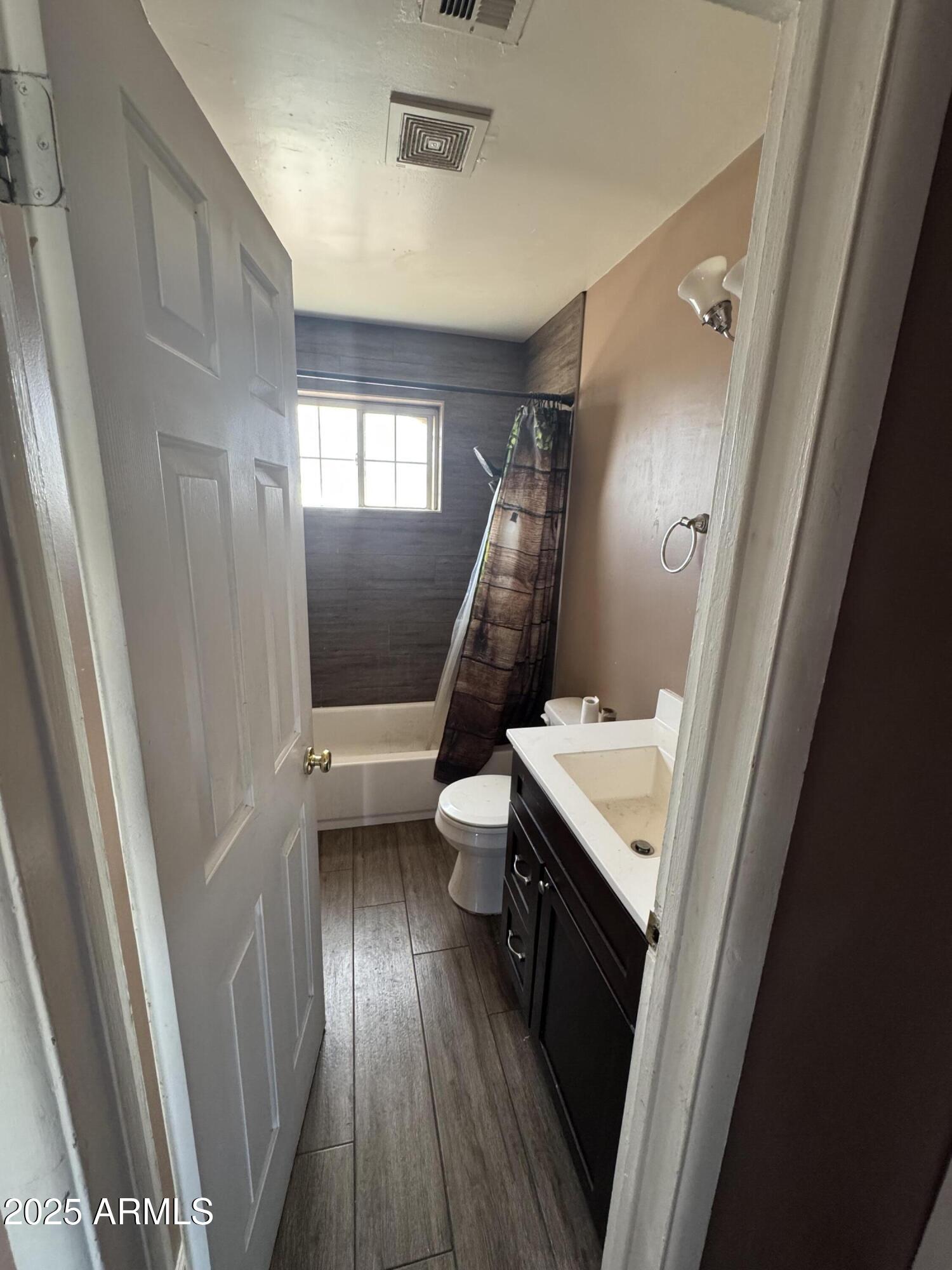 4339 W CRITTENDEN Lane