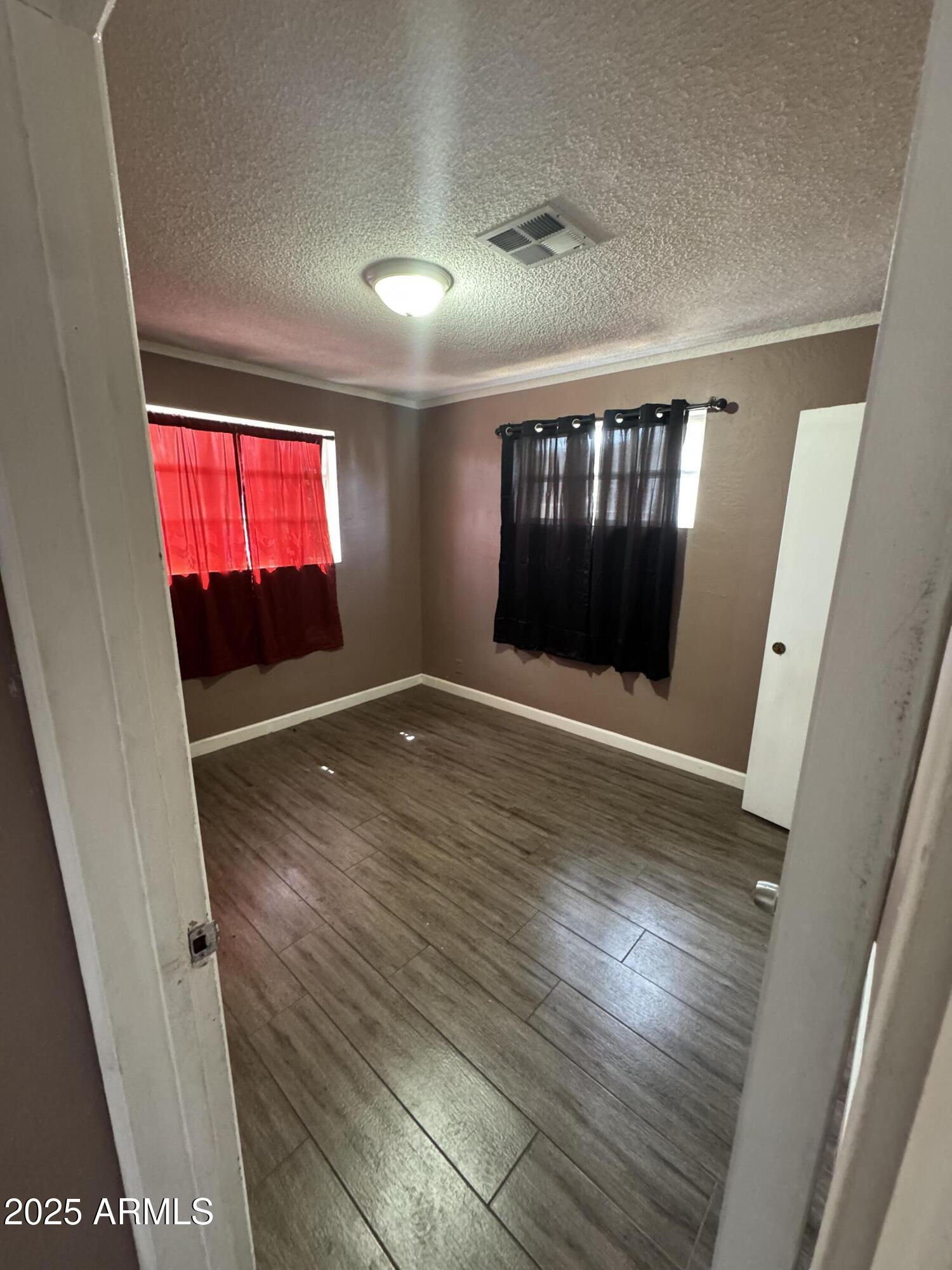 4339 W CRITTENDEN Lane