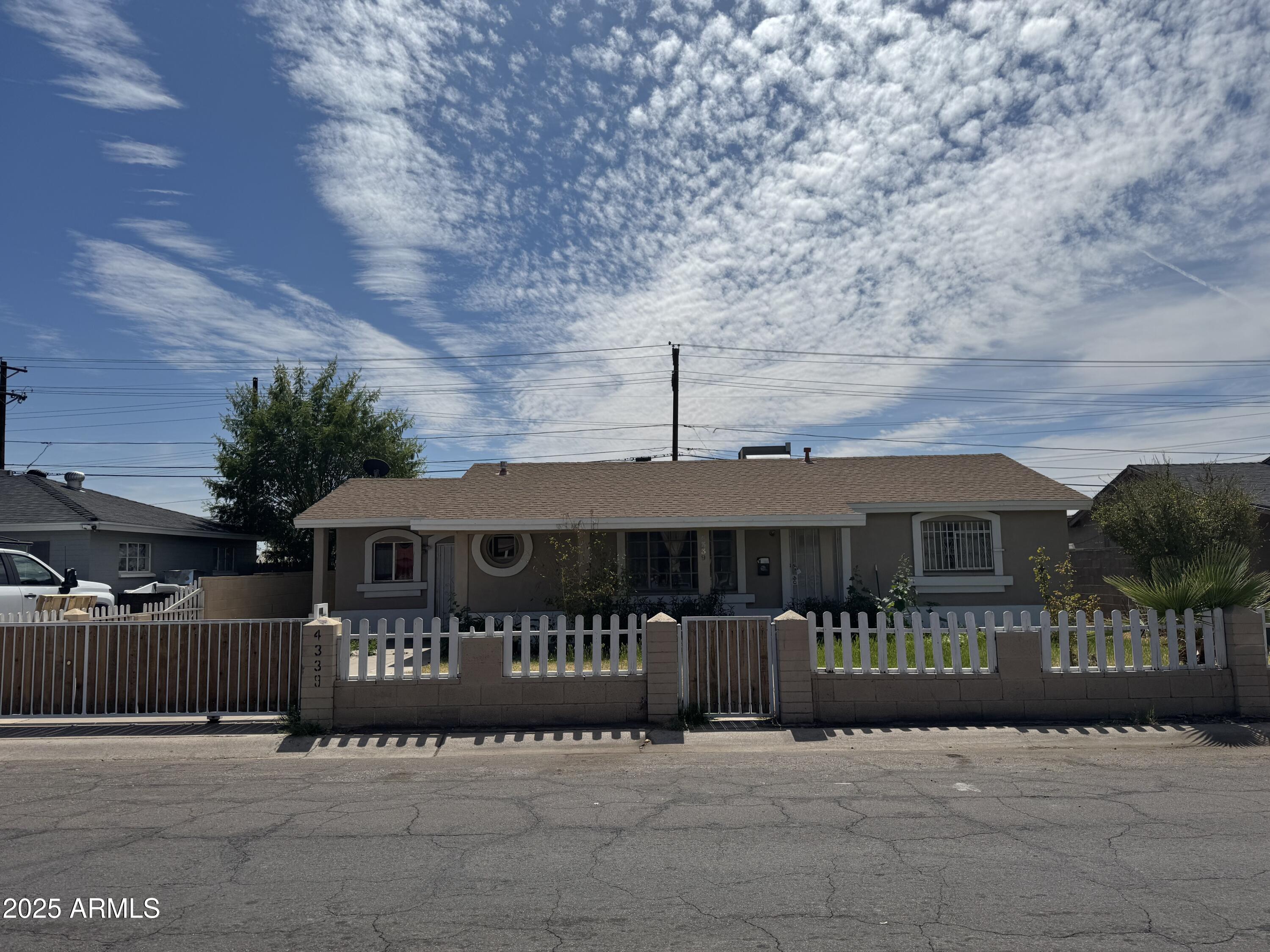 4339 W CRITTENDEN Lane