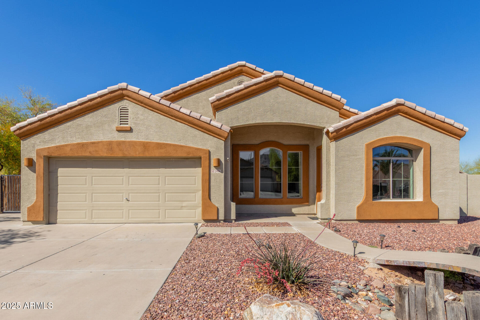 2406 W Darrow Street