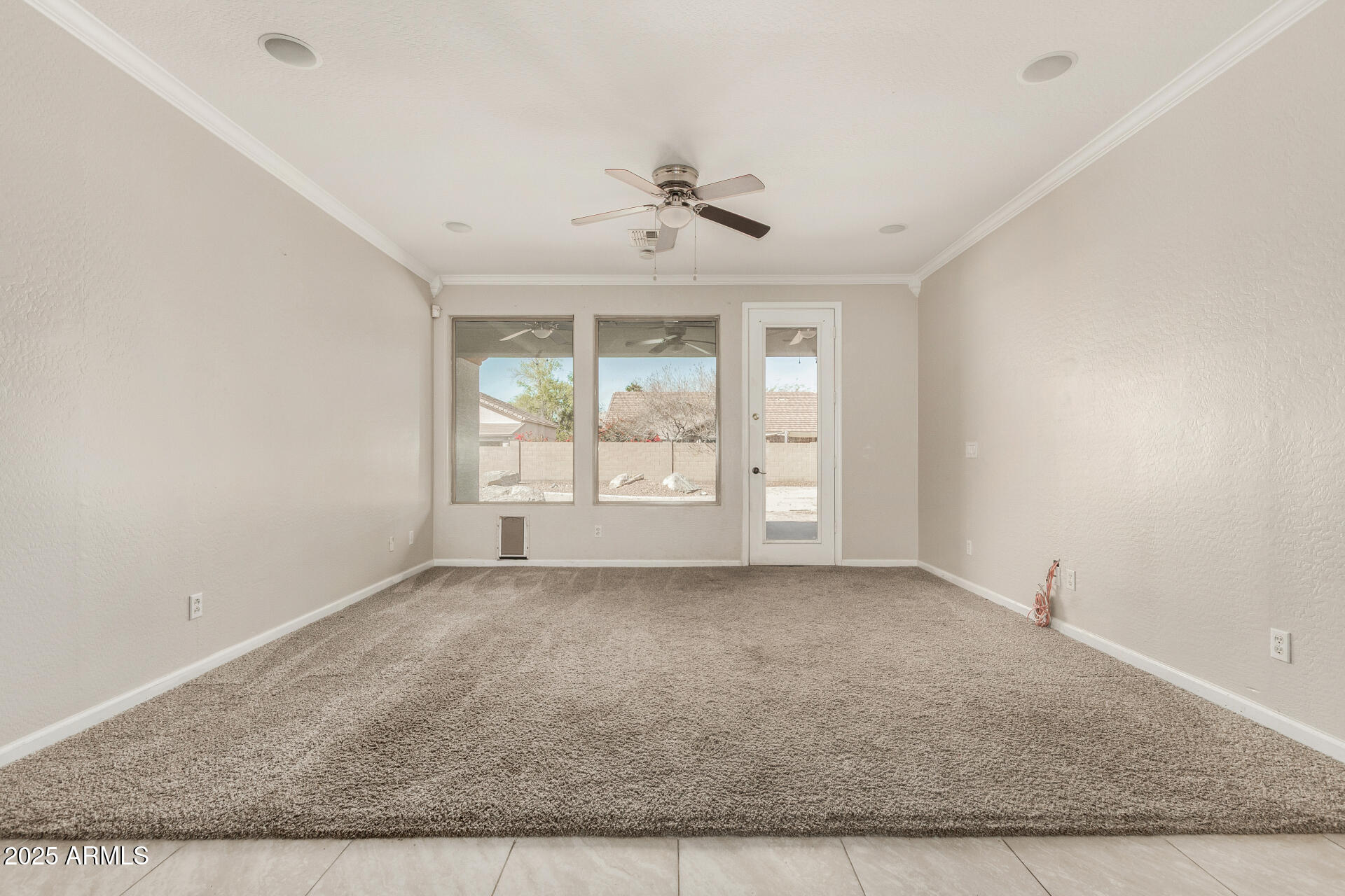 2406 W Darrow Street