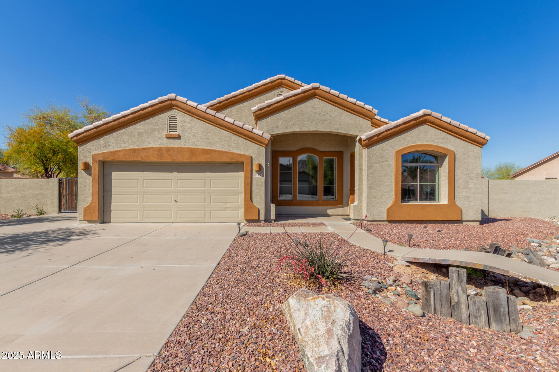 2406 W Darrow Street