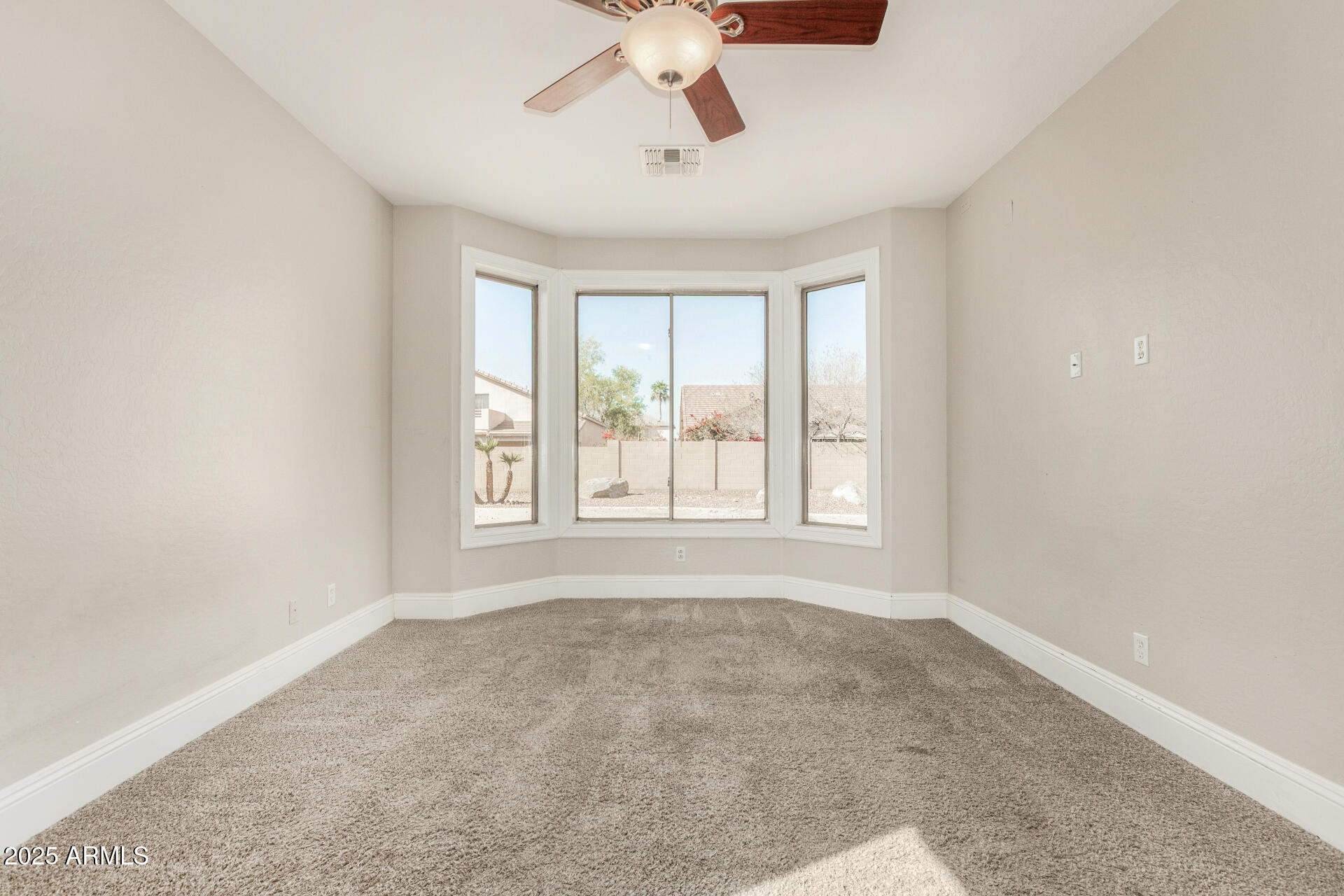 2406 W Darrow Street