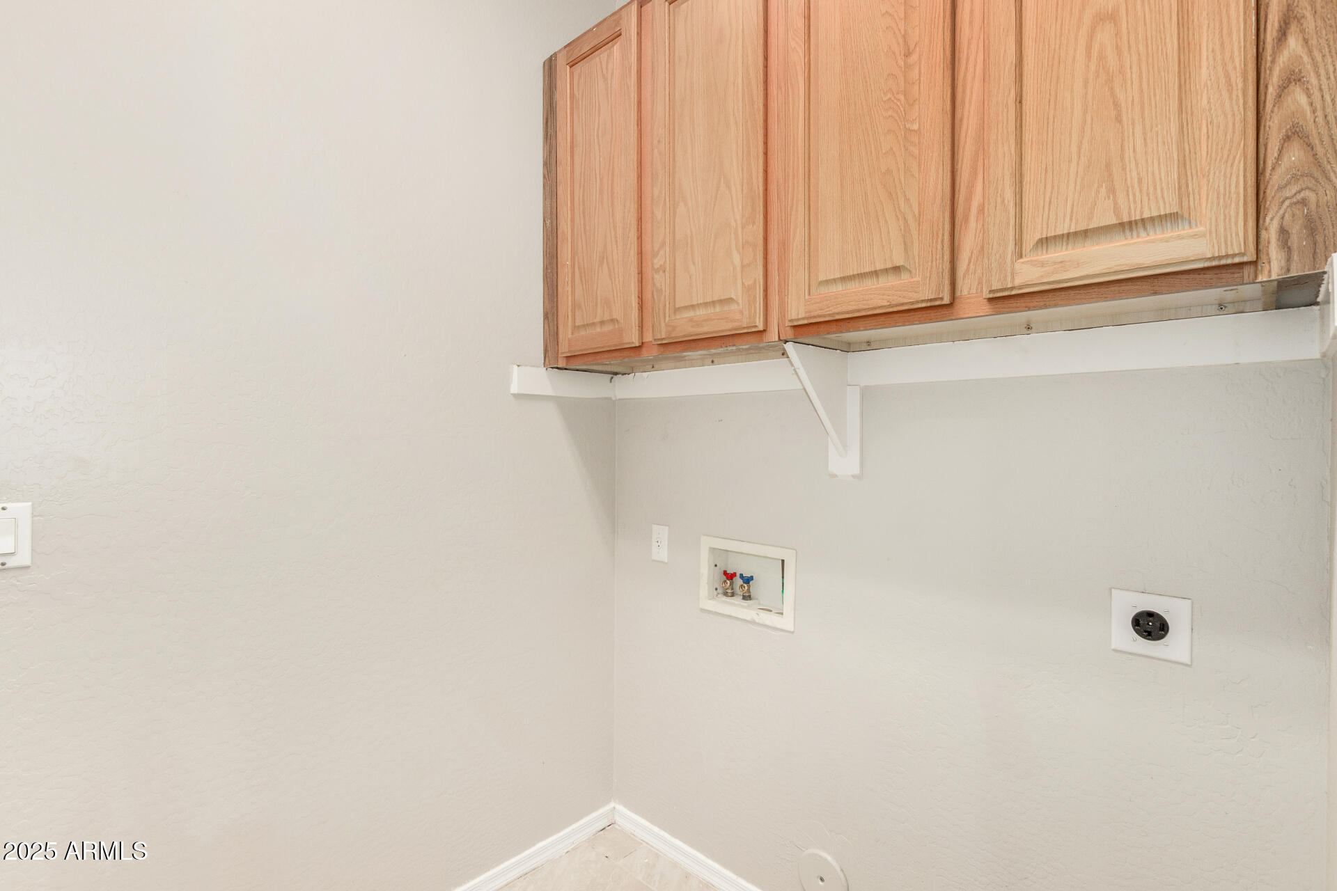 2406 W Darrow Street