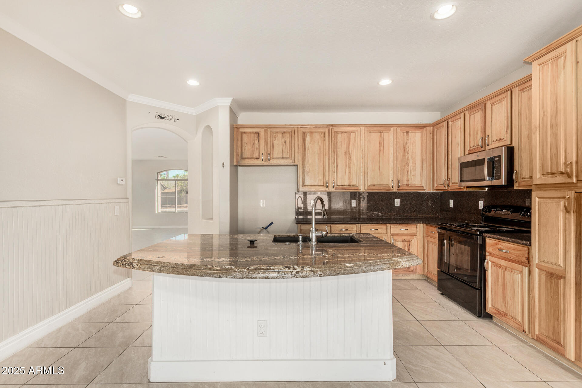 2406 W Darrow Street