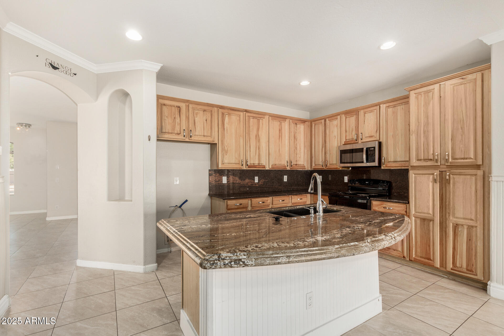 2406 W Darrow Street