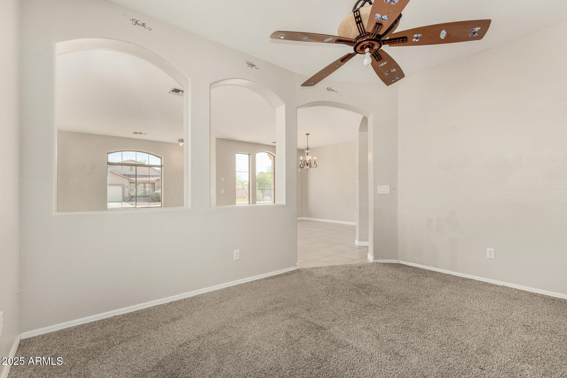 2406 W Darrow Street