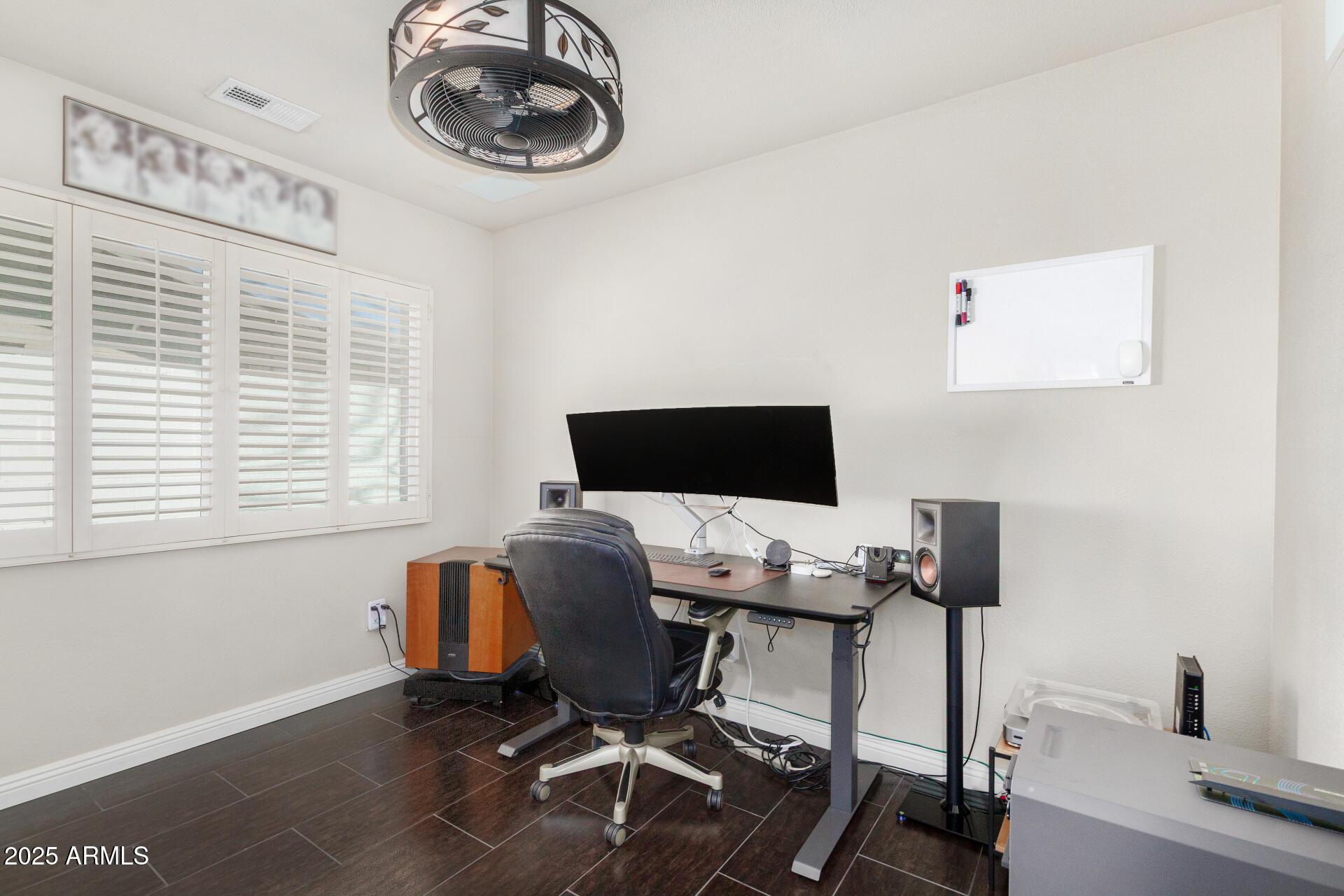 2314 W PARADISE Drive