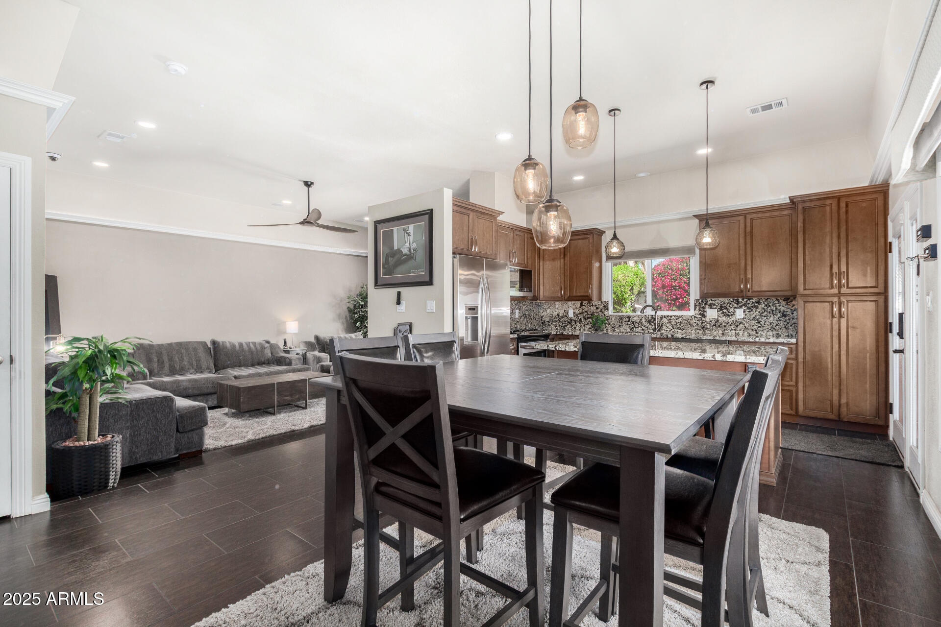 2314 W PARADISE Drive