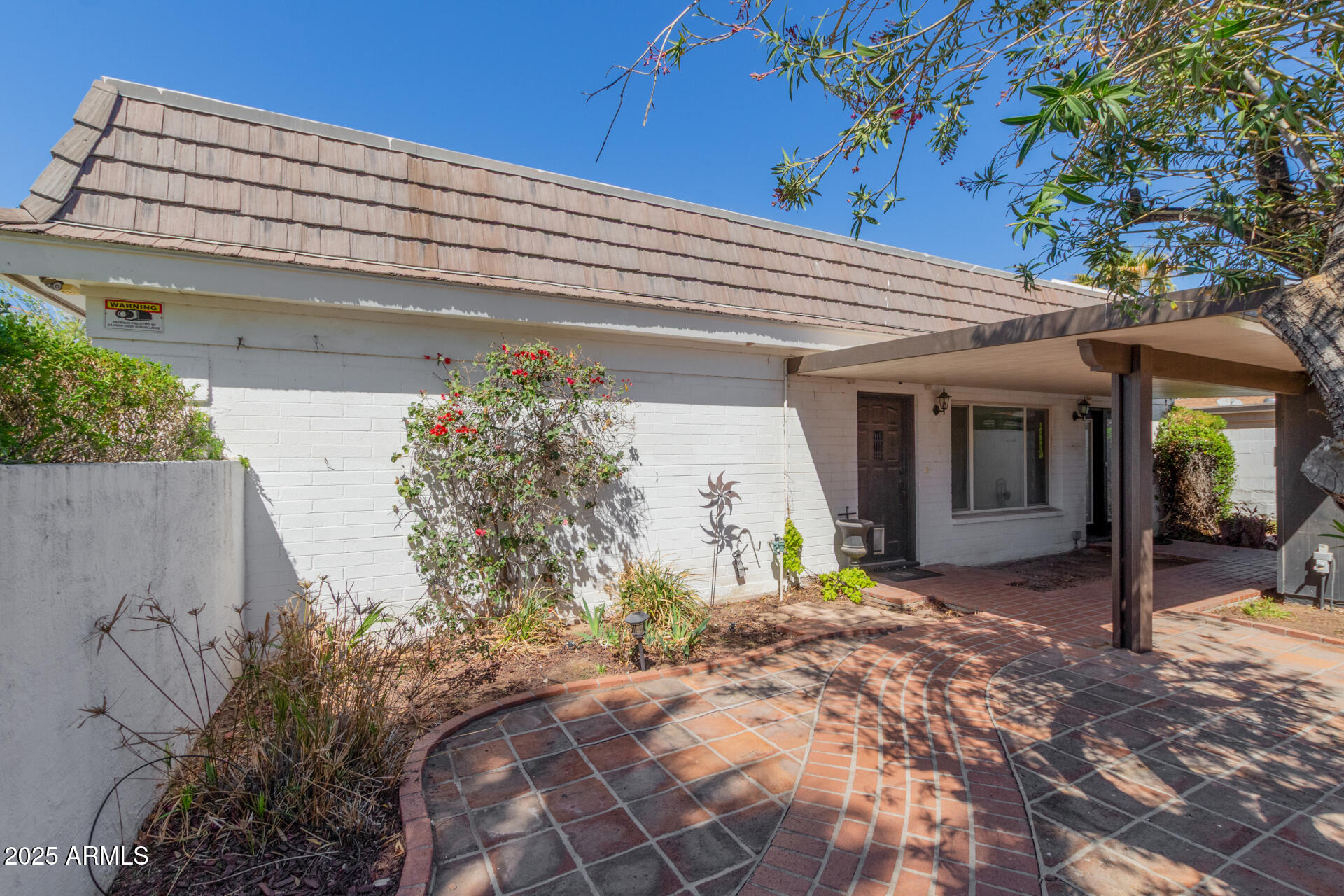 2314 W PARADISE Drive