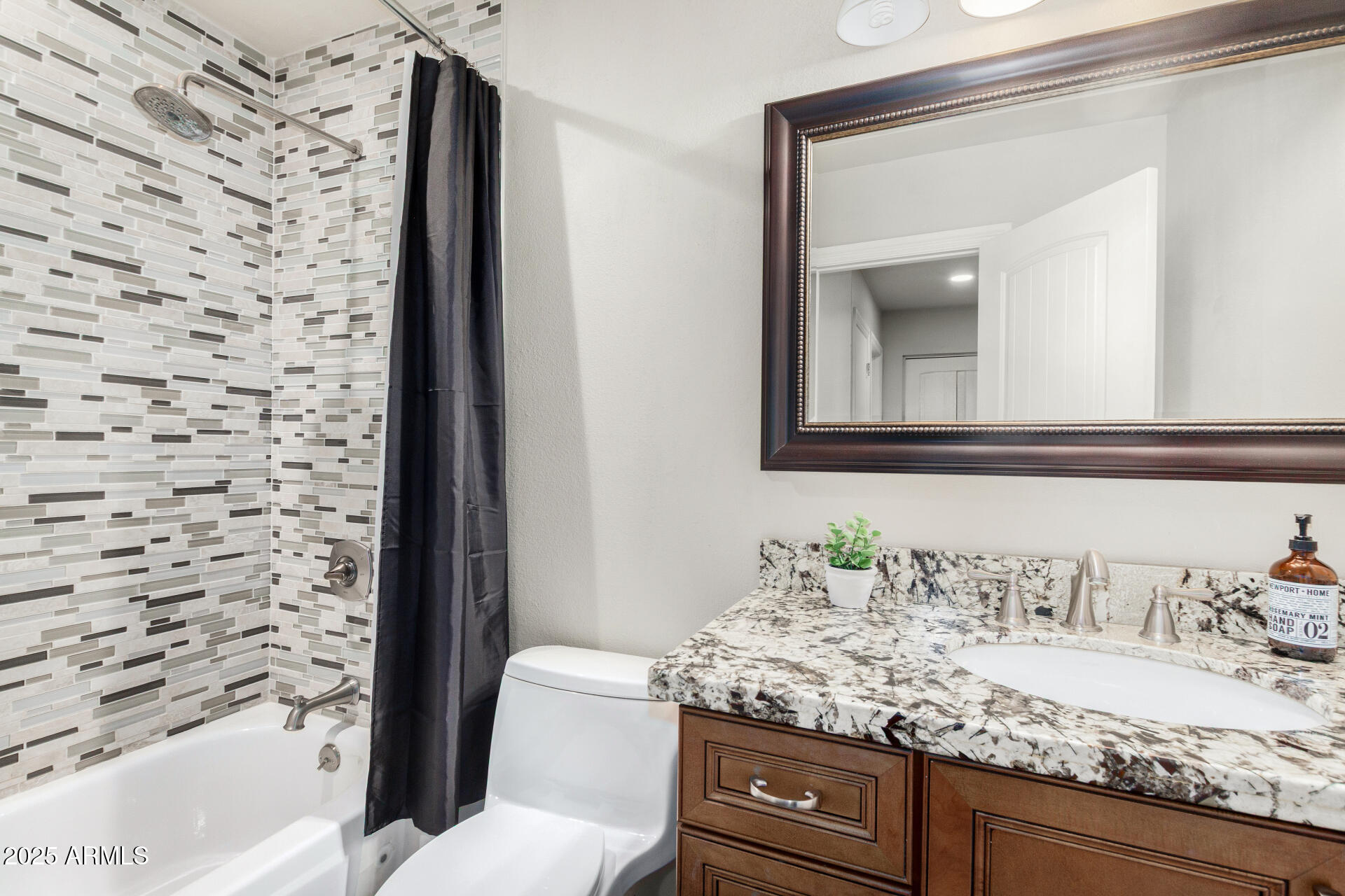 2314 W PARADISE Drive