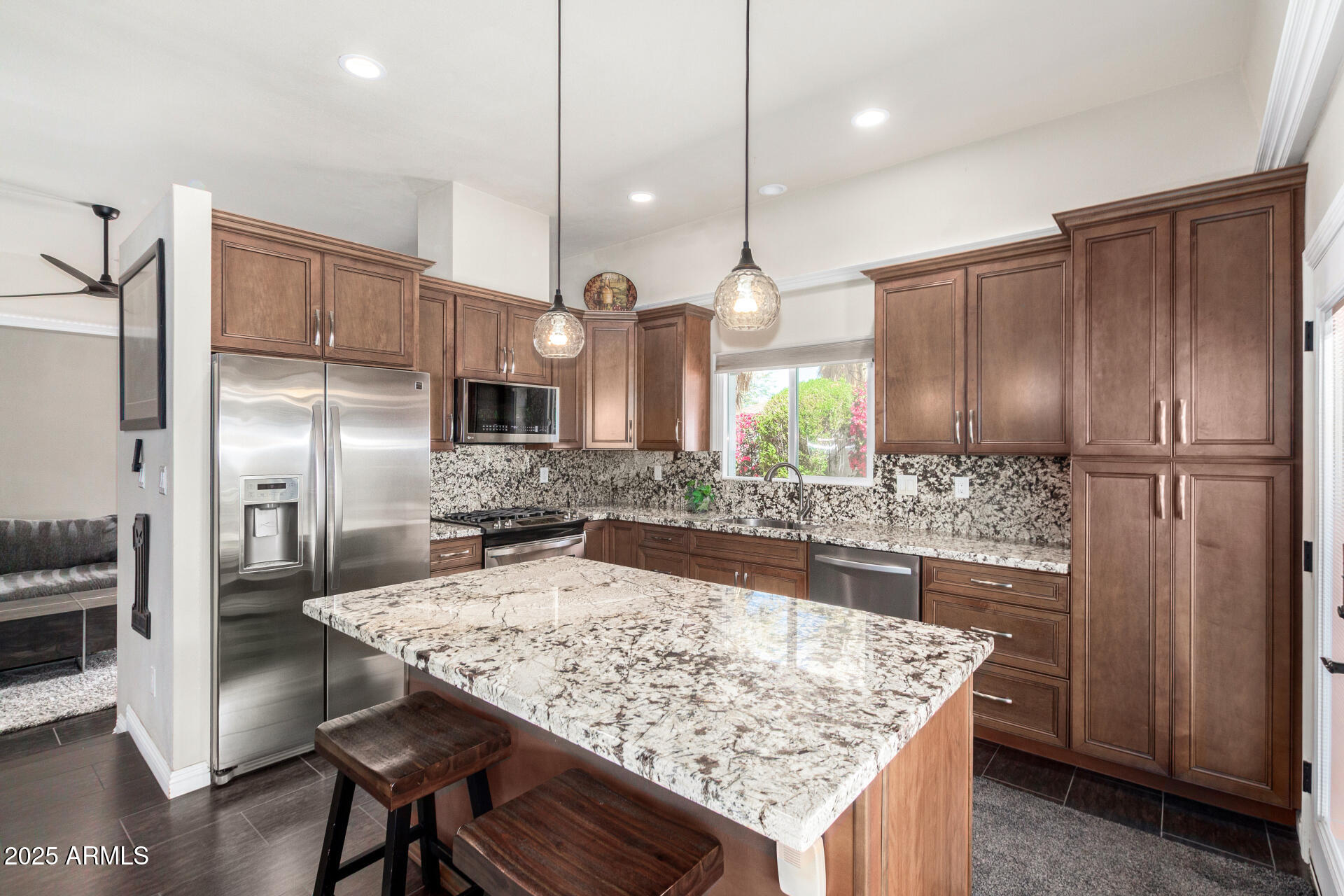 2314 W PARADISE Drive