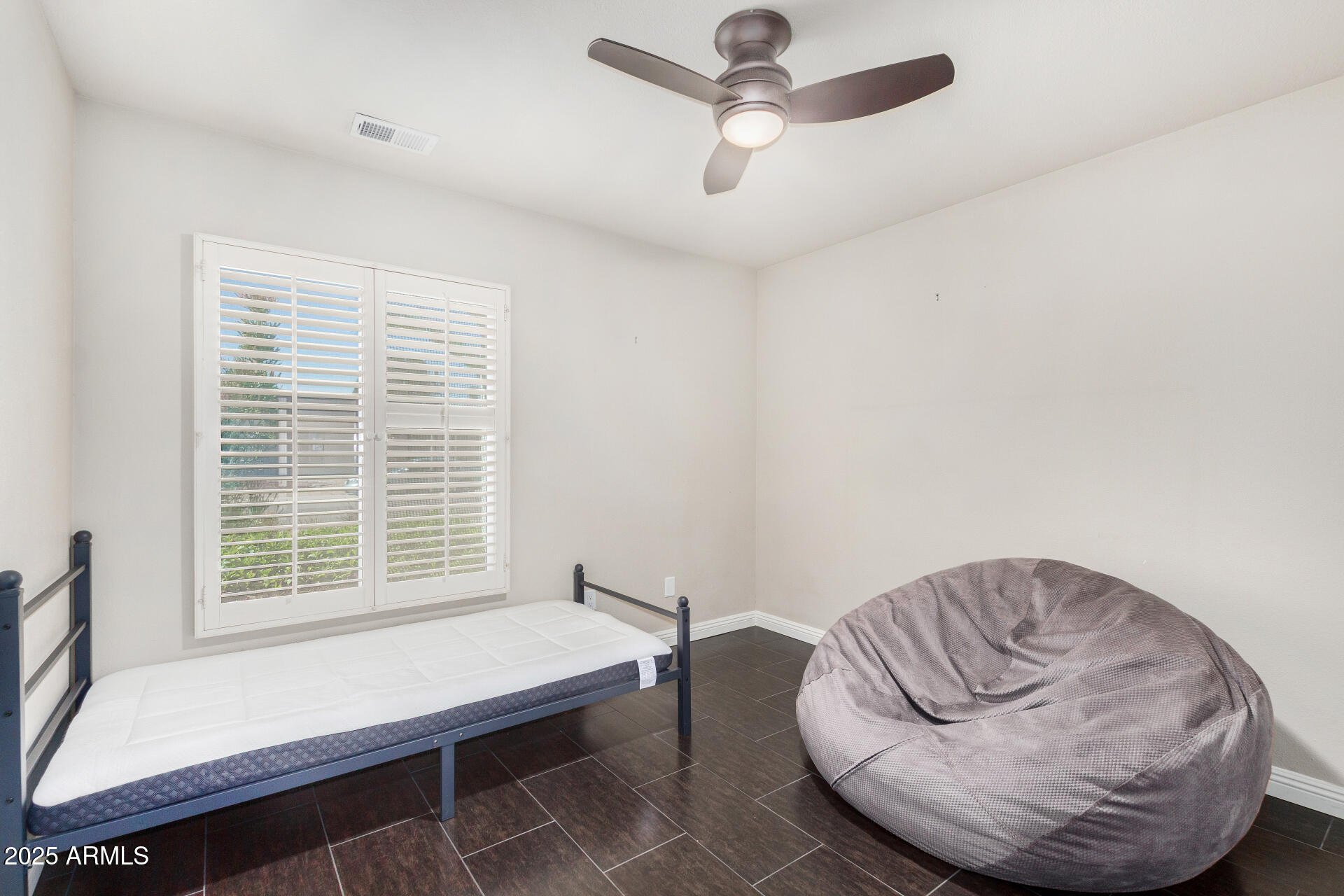 2314 W PARADISE Drive