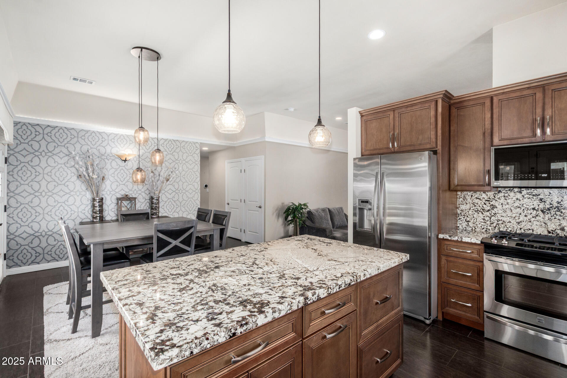 2314 W PARADISE Drive