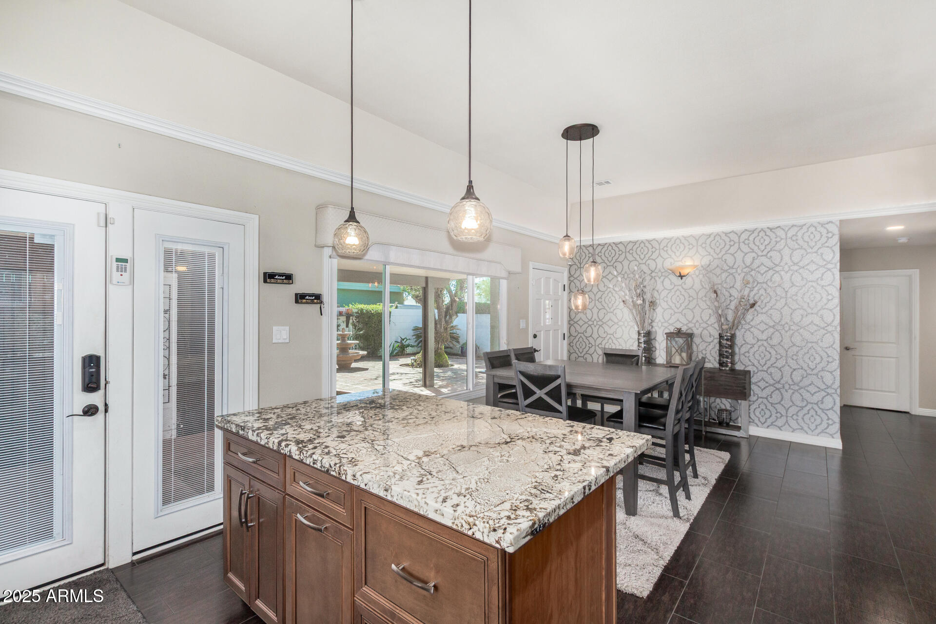 2314 W PARADISE Drive