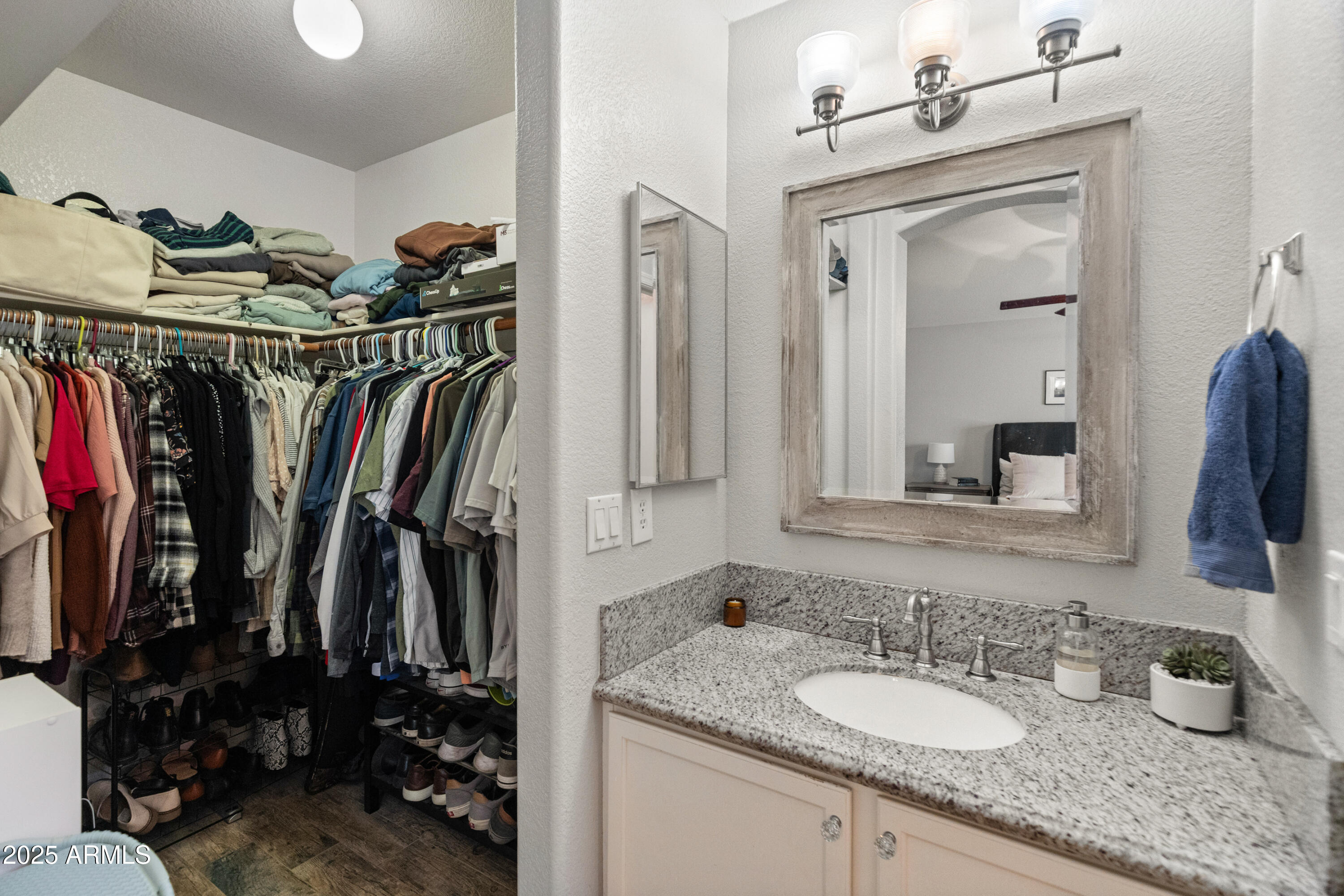 3611 W CHARLOTTE Drive