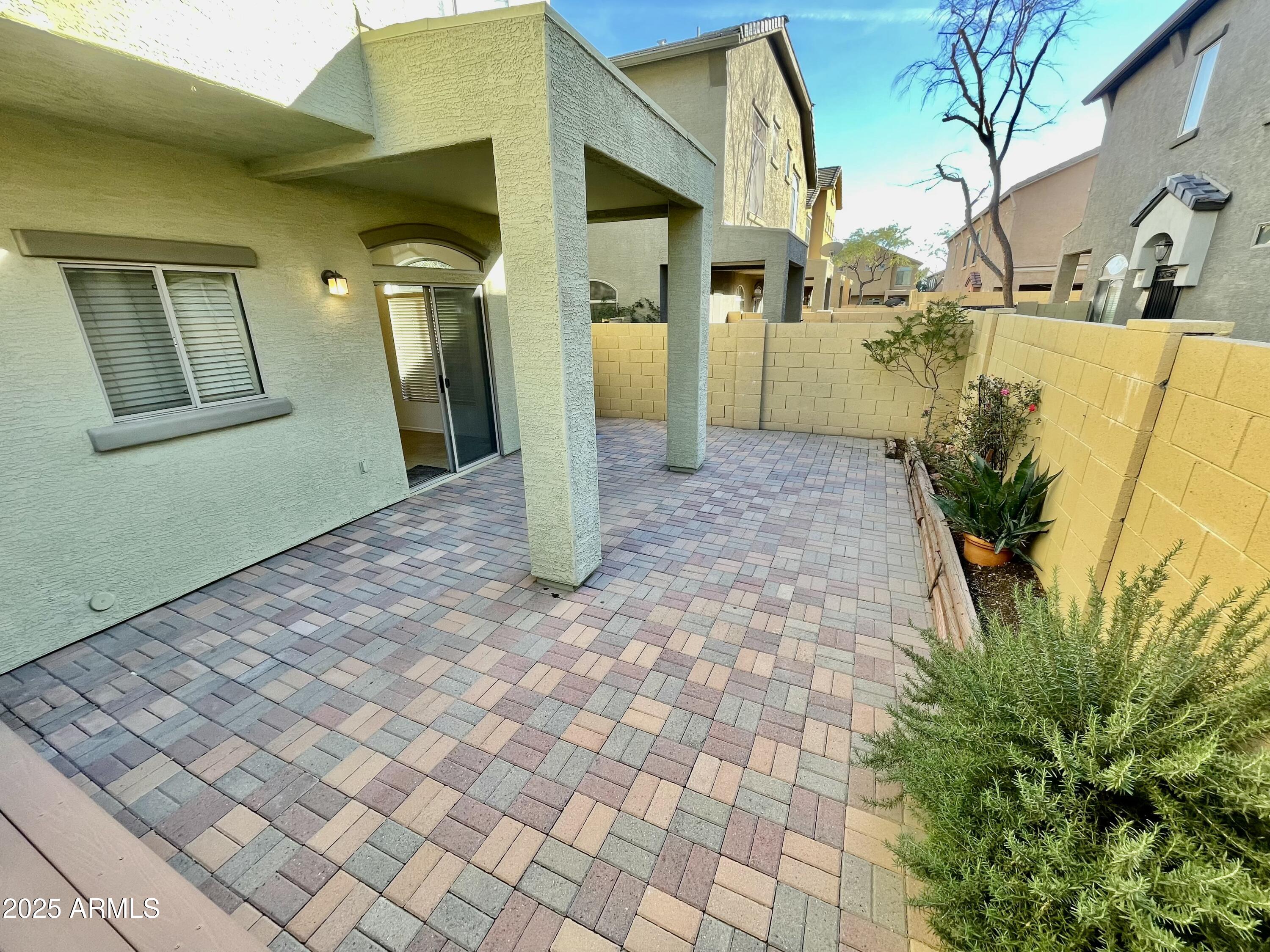 2150 E BELL Road, 1045