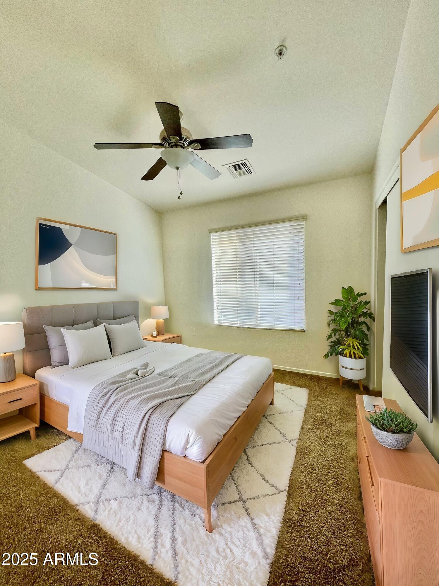 2150 E BELL Road, 1045