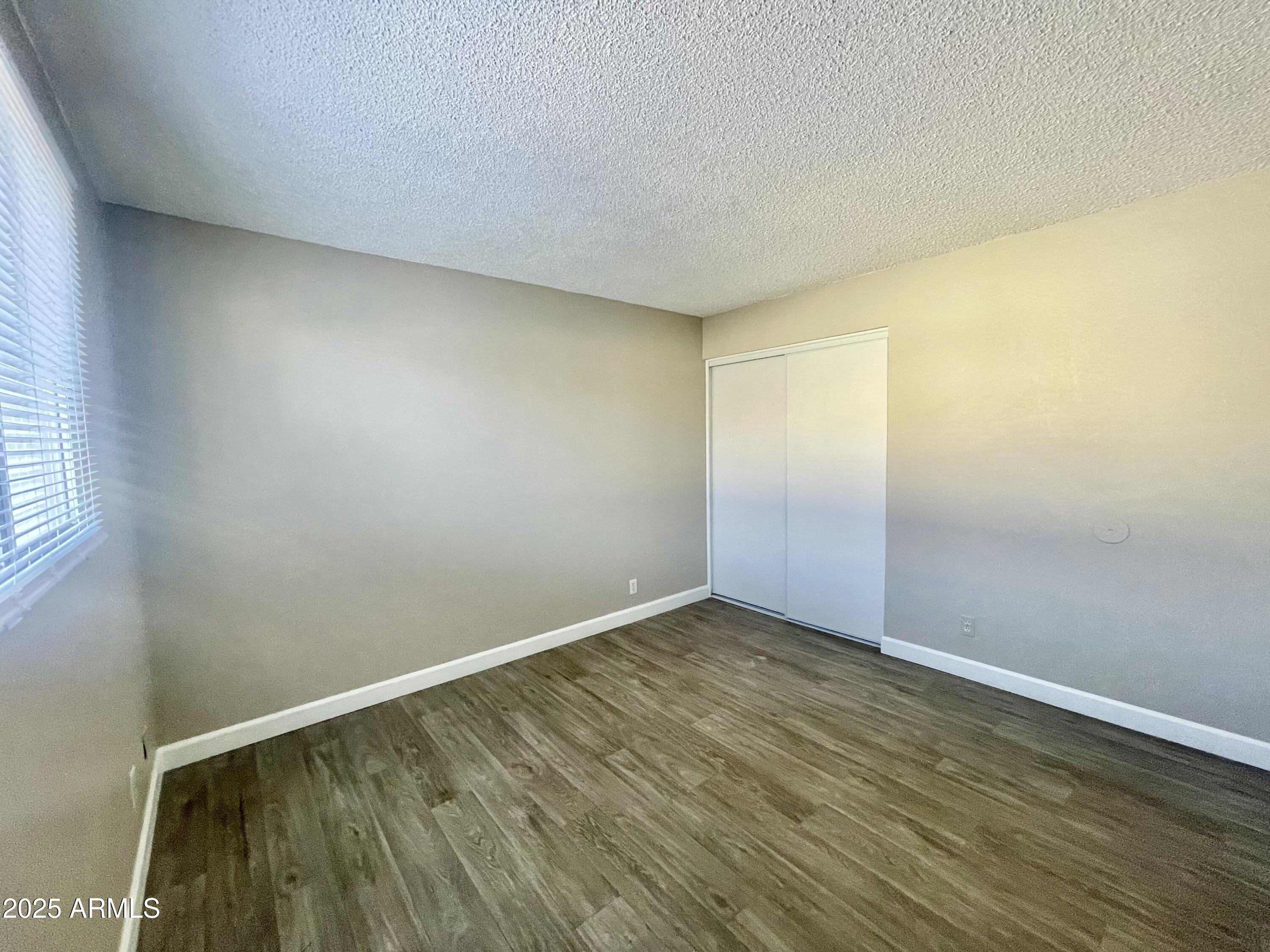 2220 W JOAN DE ARC Avenue