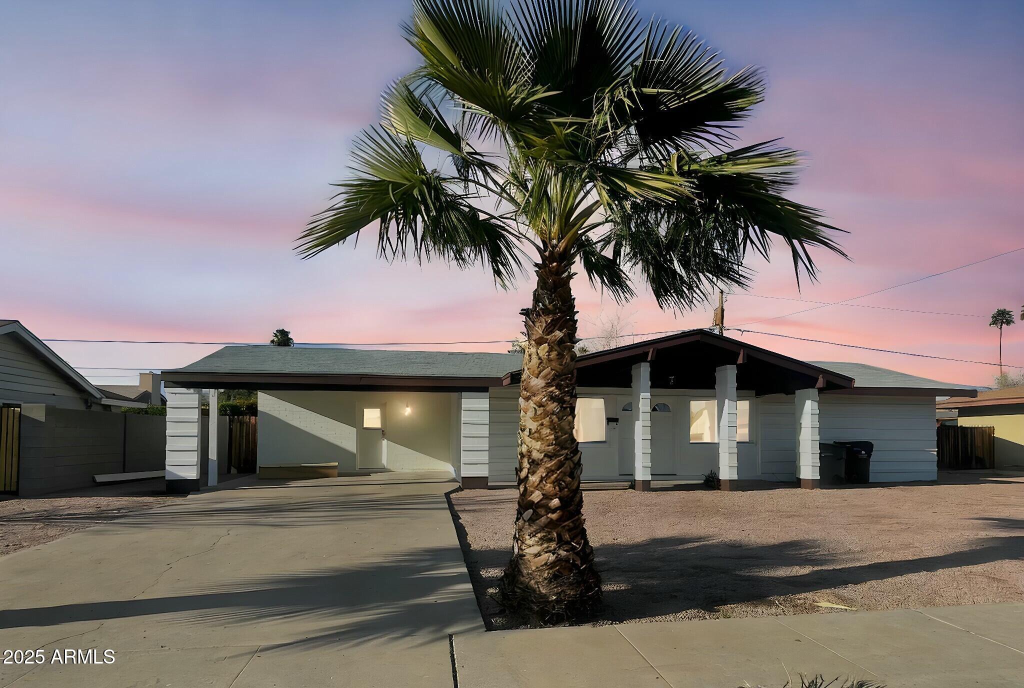 2220 W JOAN DE ARC Avenue