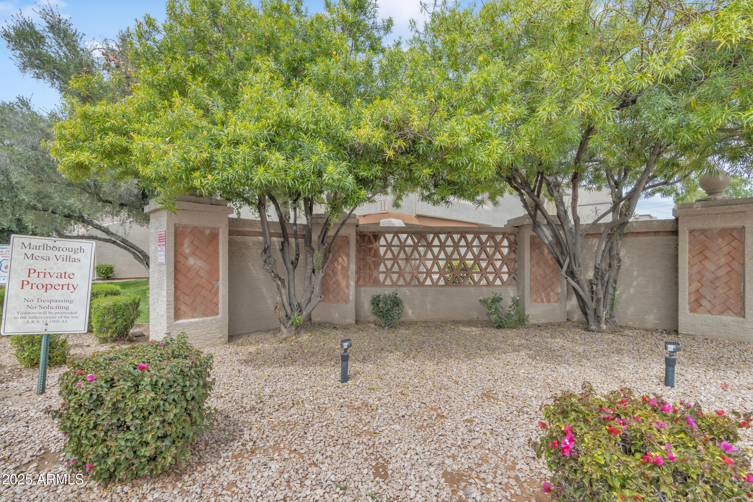 2834 S Extension Road, 1079
