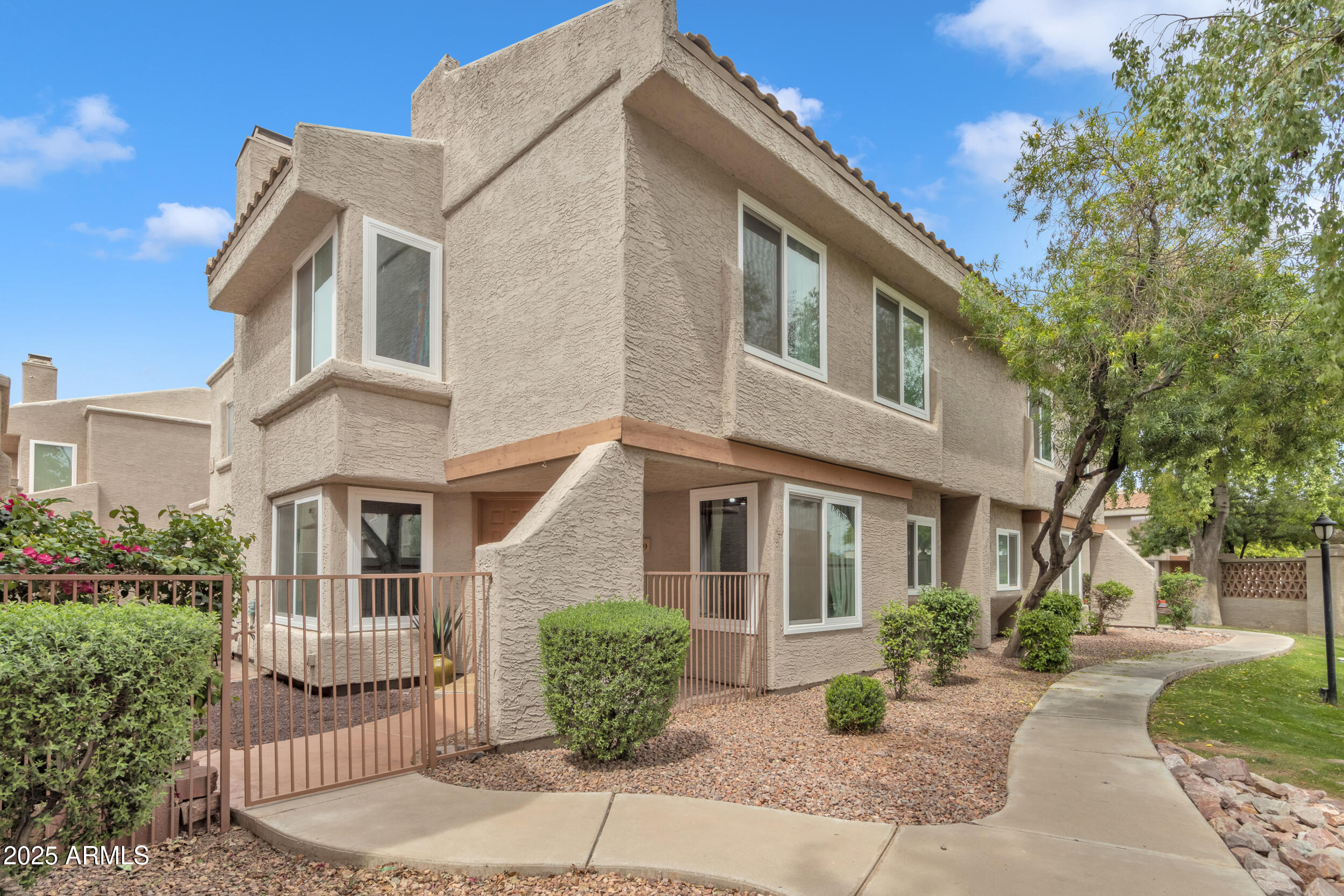 2834 S Extension Road, 1079