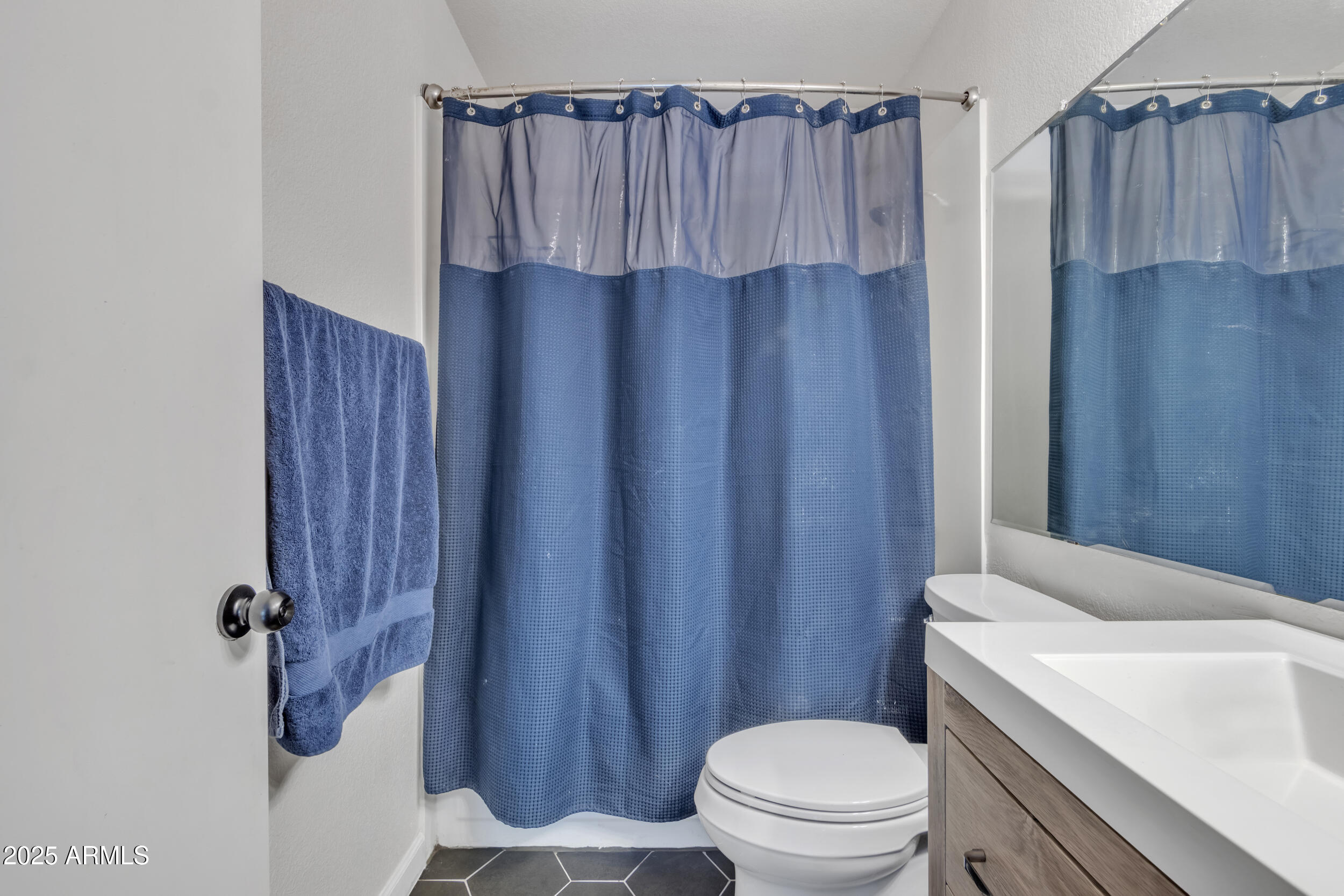 2834 S Extension Road, 1079